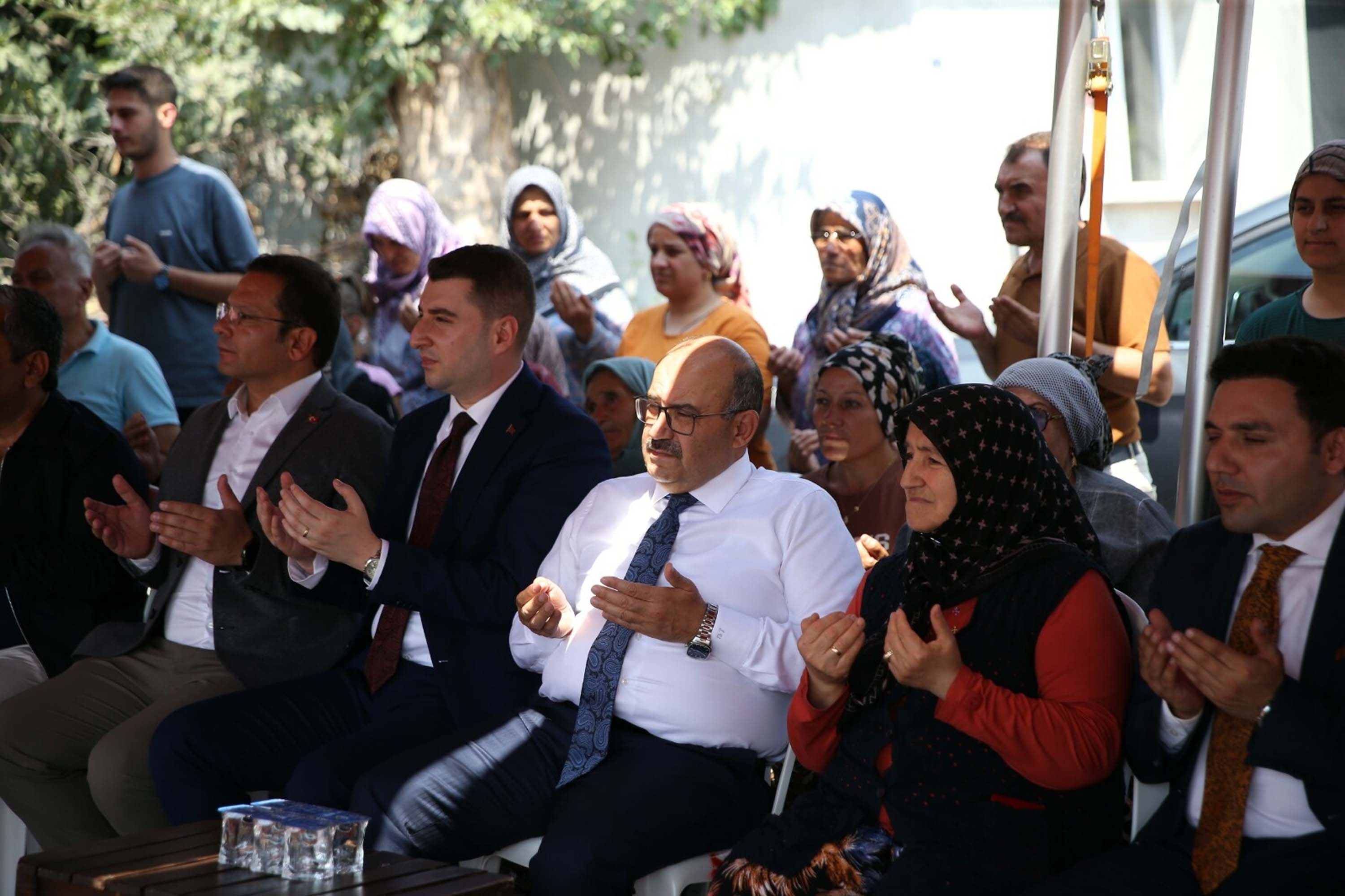 Balıkesir Valisi İsmail Ustaoğlu deprem konutlarını inceledi