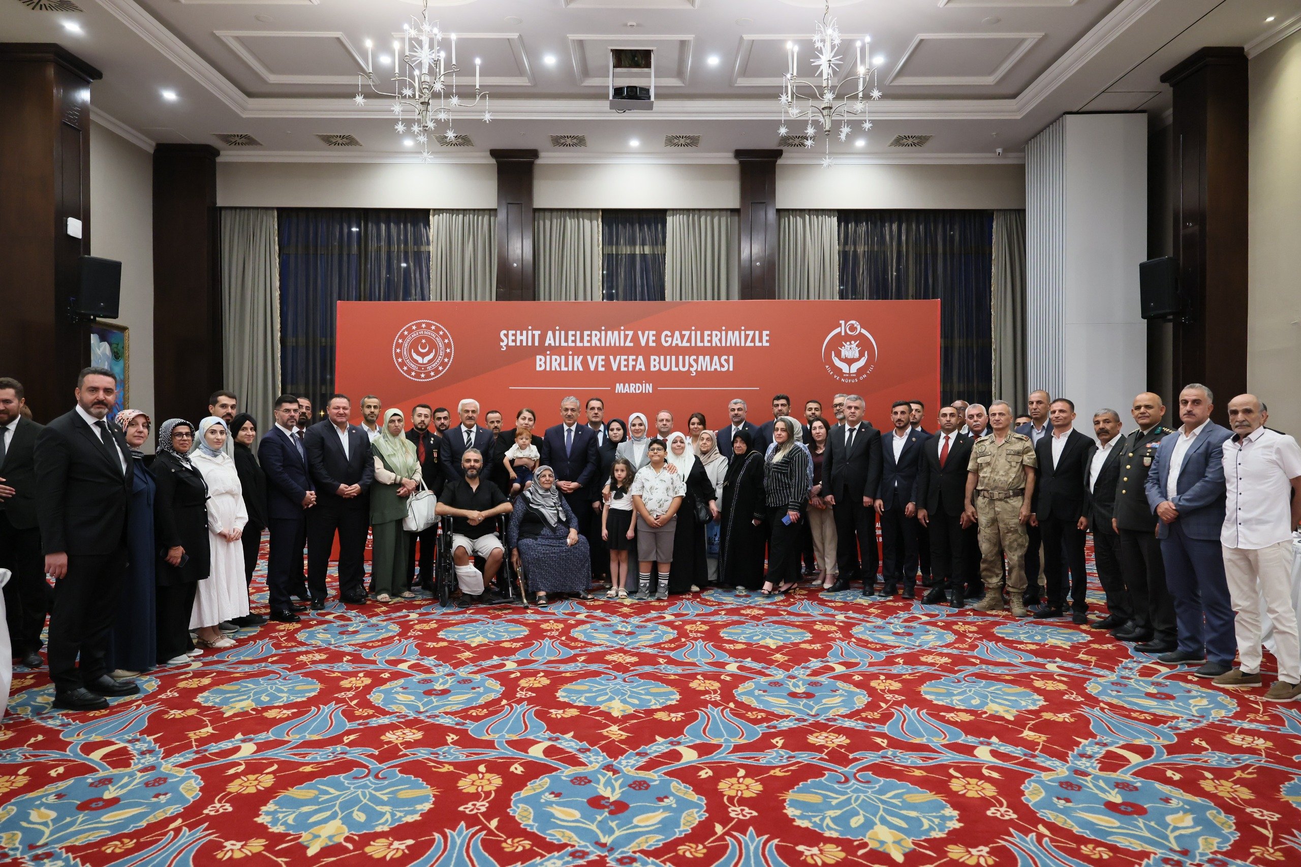 Bakan Göktaş şehit yakınlarıyla