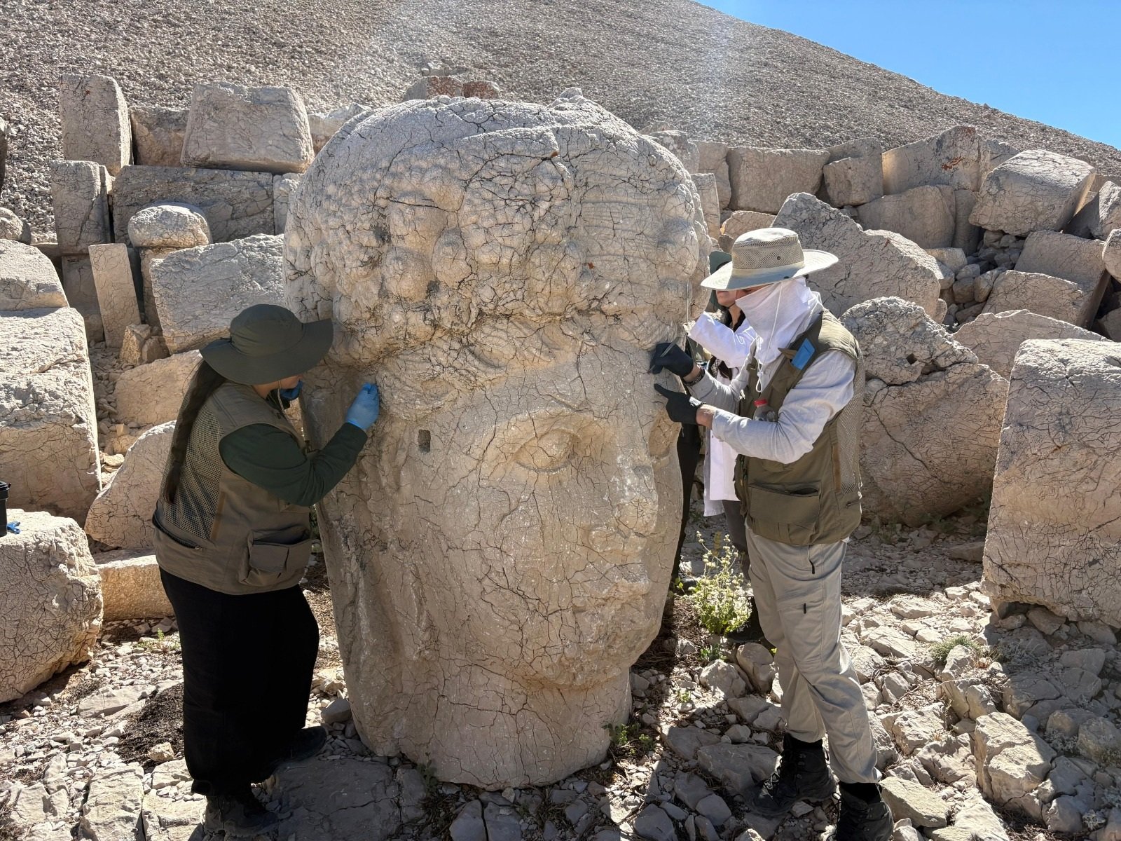 Nemrut Dağı heykelleri koruma çalışması