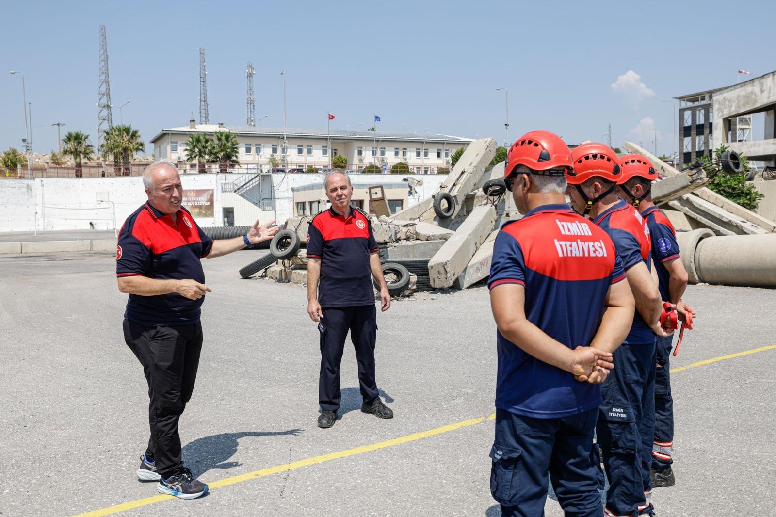 17 Ağustos Depremi itfaiye ekipleri