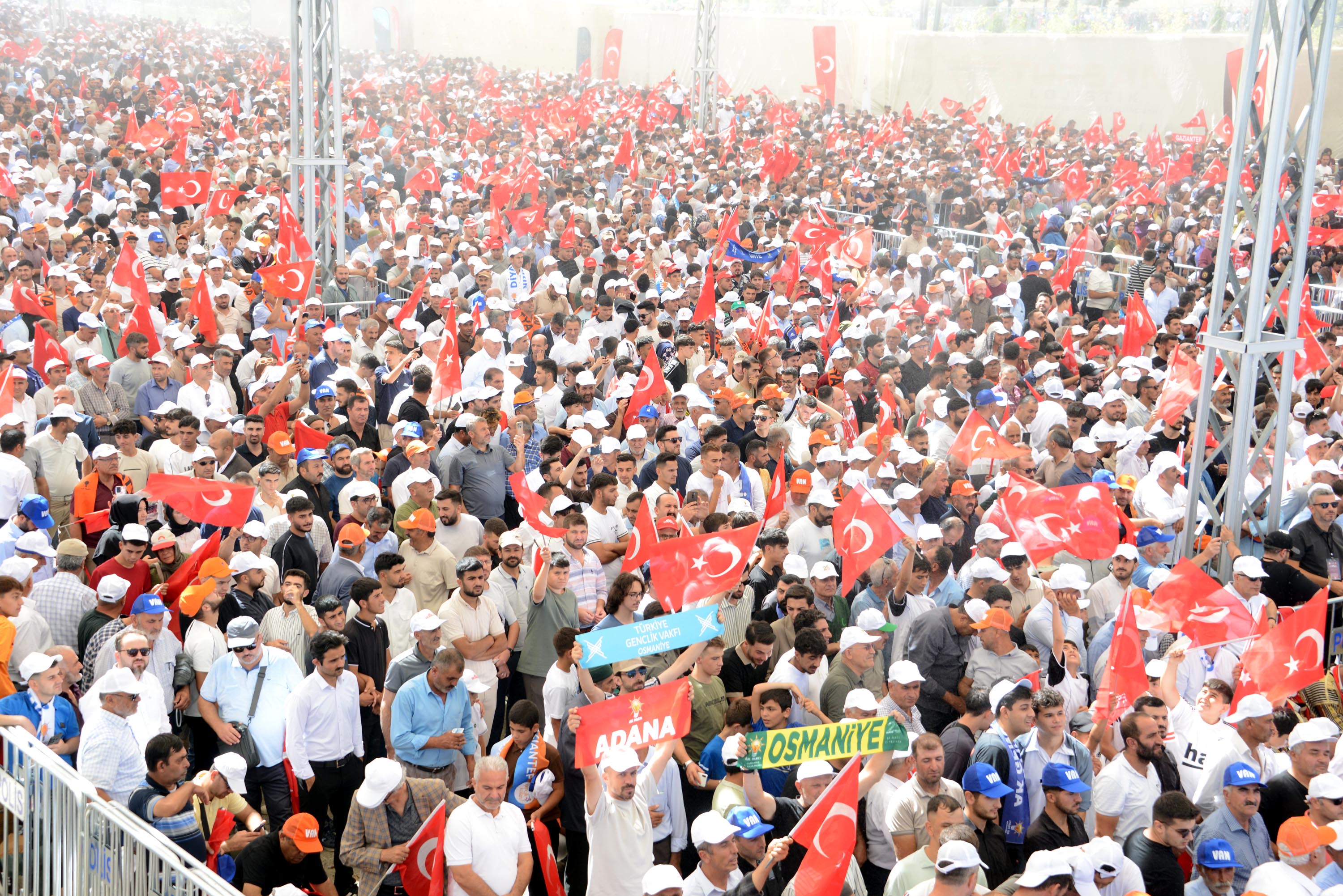 Cumhurbaşkanı Erdoğan açıklama yapıyor