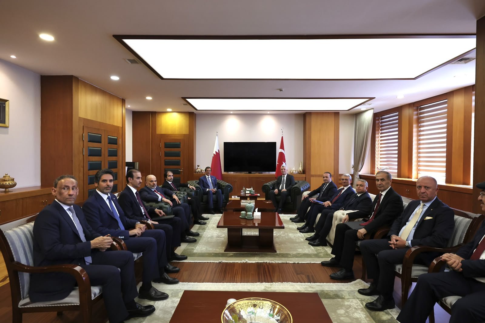 Bakan Bolat ve Katar heyeti
