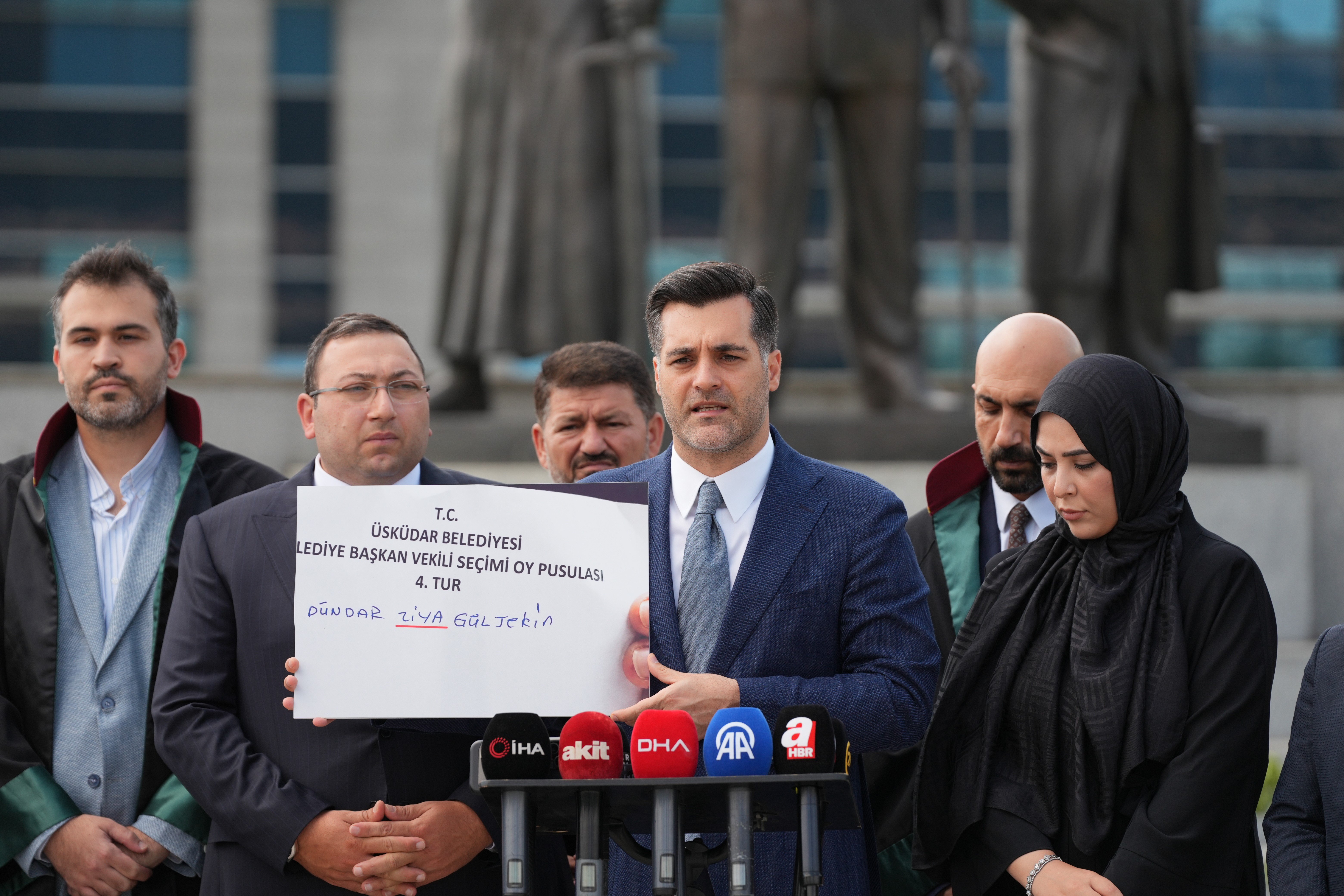 AK Parti Üsküdar İlçe Başkanlığı suç duyurusu adliye önü