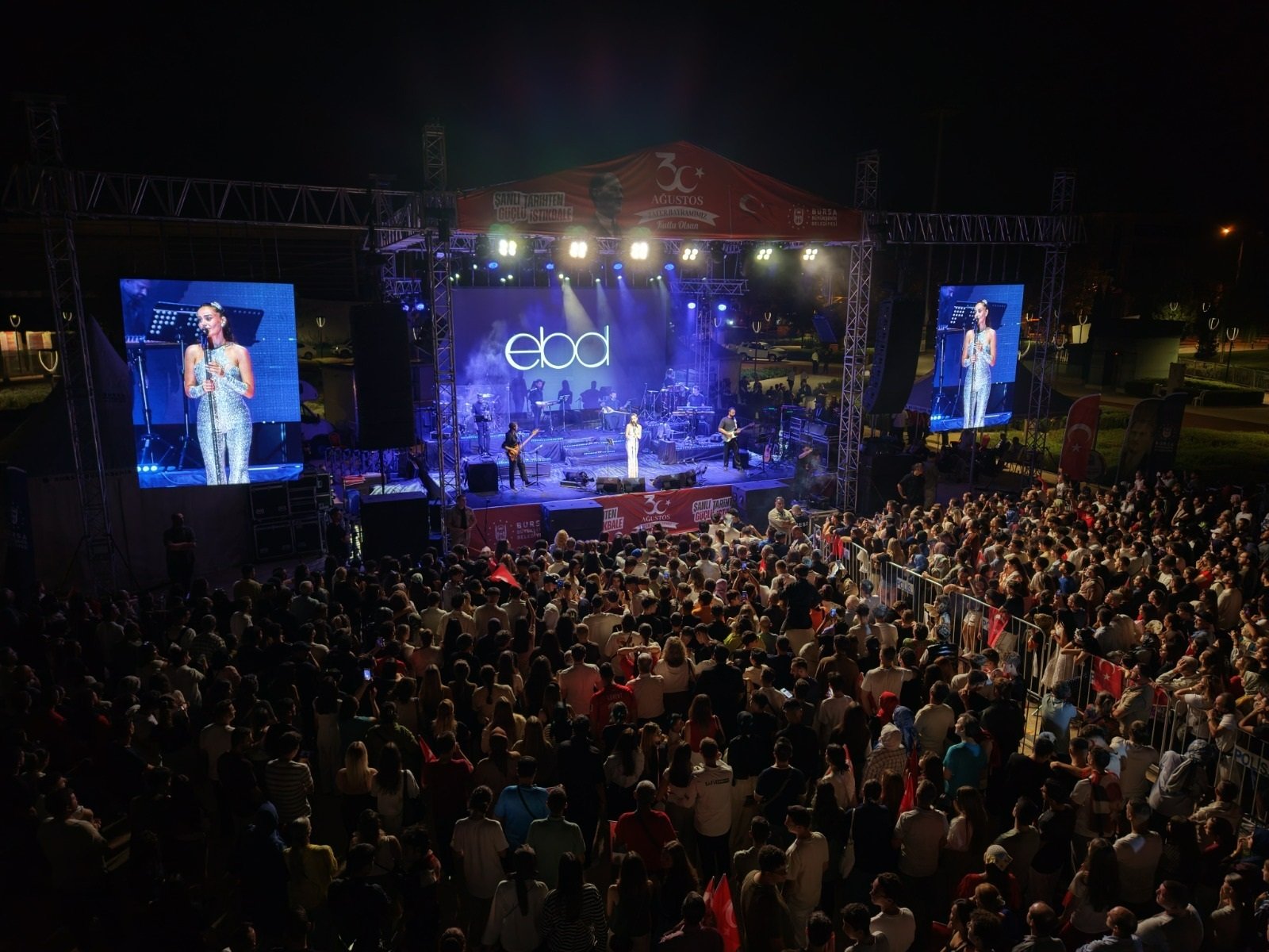 Elif Buse Doğan konseri Bursa