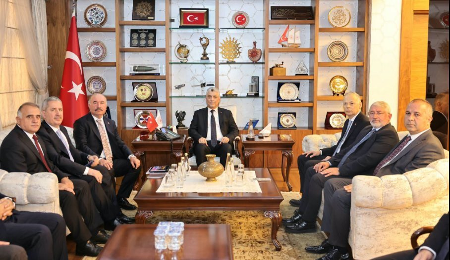 Bakan Bolat AK Parti İl Başkanlığı ziyareti