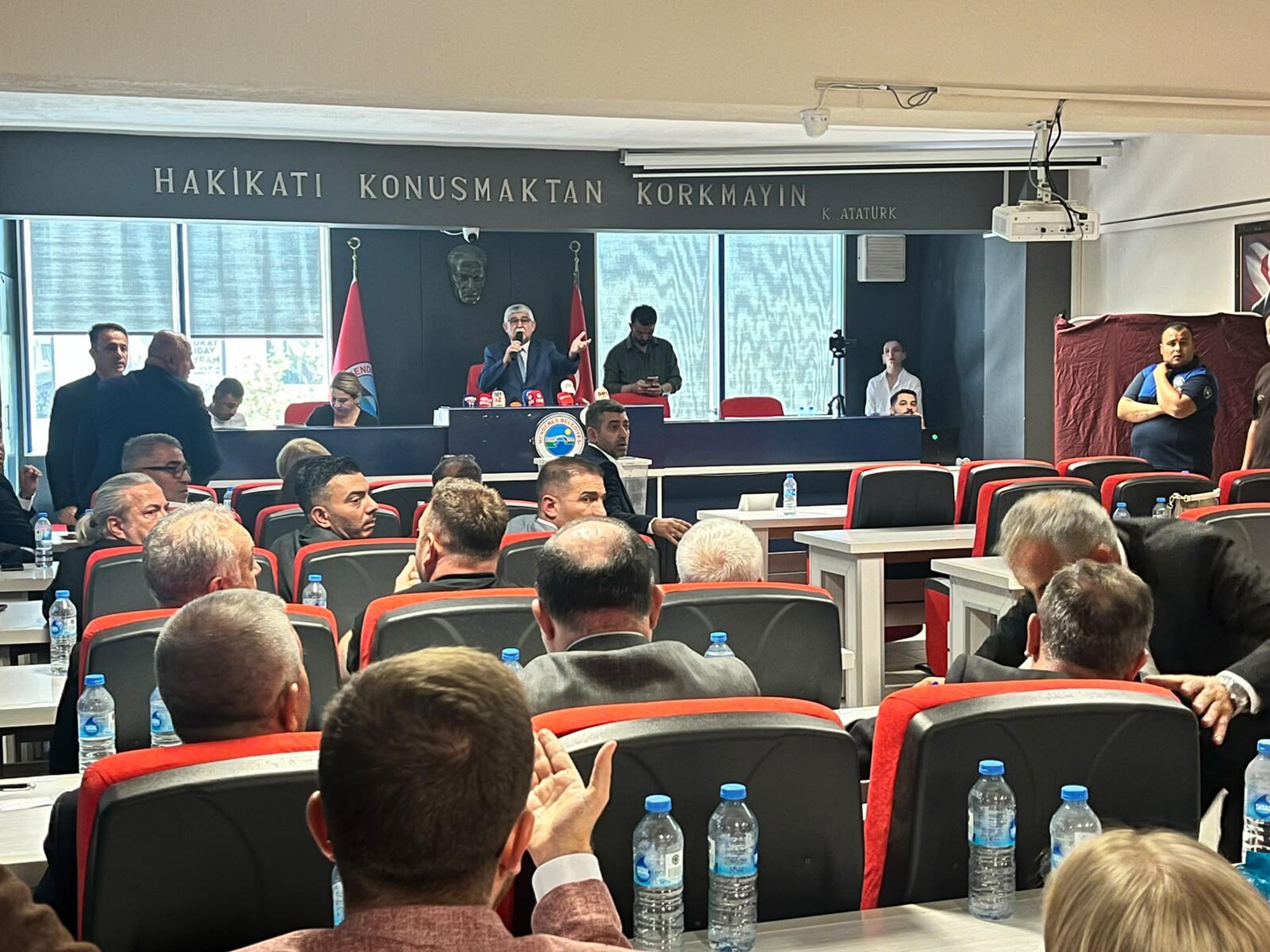 Menderes Belediyesi Başkan Vekili seçimi gerginlik