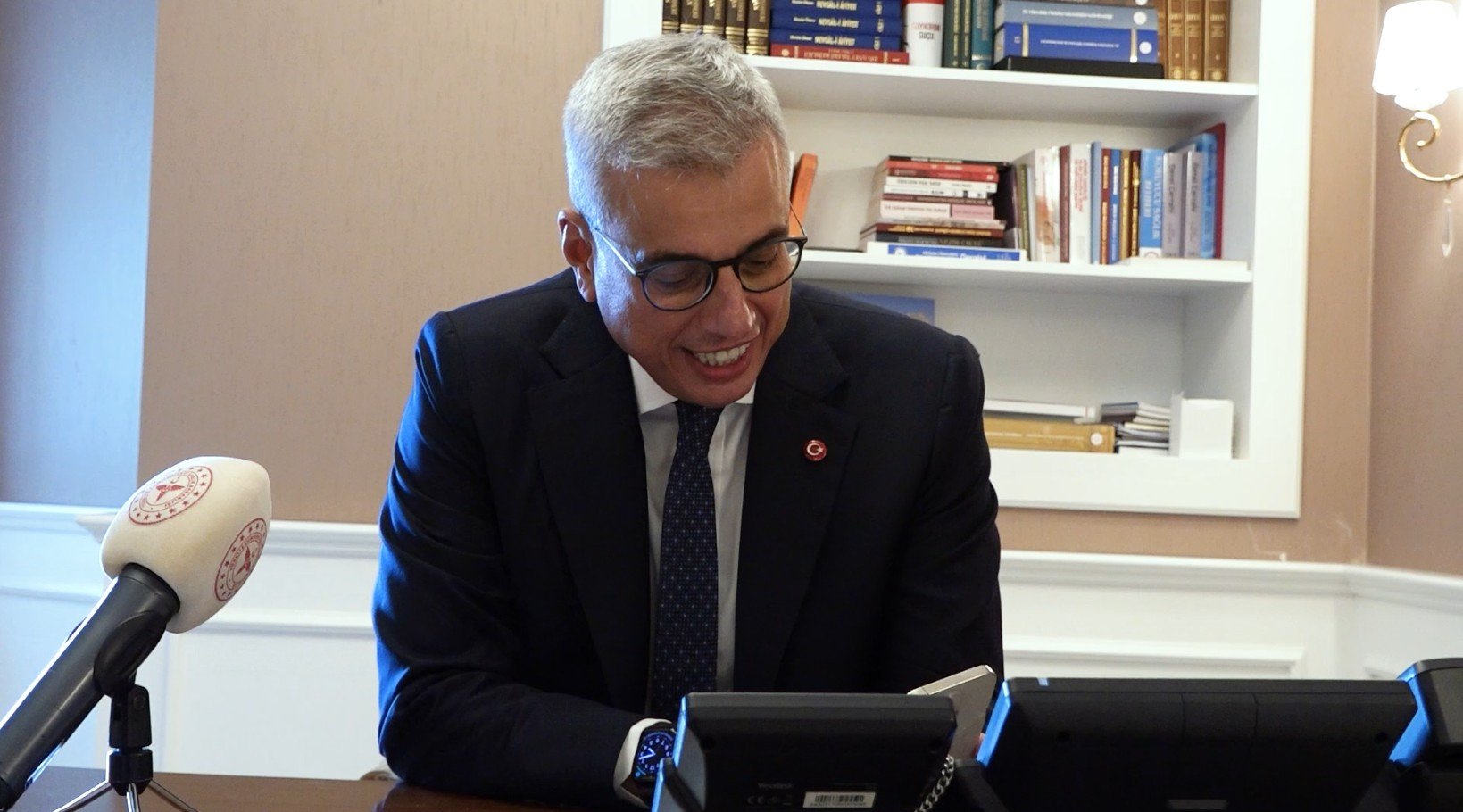 Bakan Memişoğlu görüntülü görüşme yapıyor