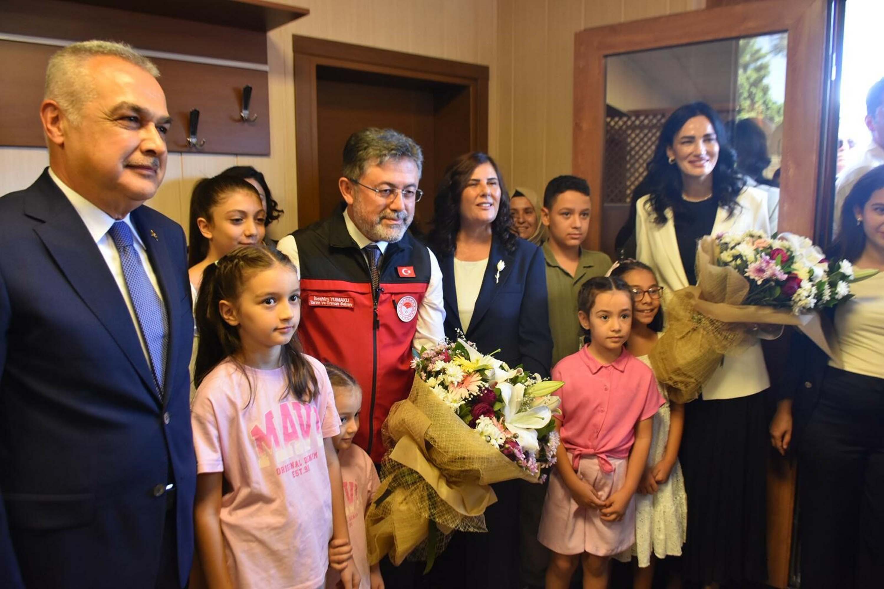 Bakan Yumaklı konuşma yaparken