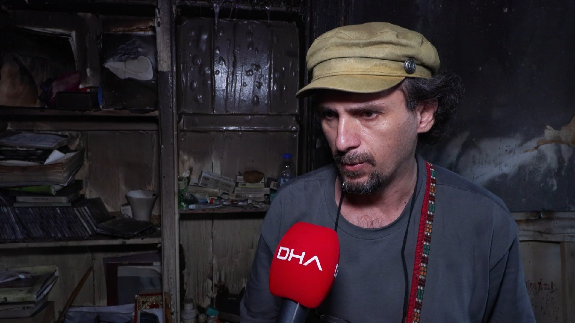 Ressam Murat Melih Özen yangında emeği yandı Beyoğlu