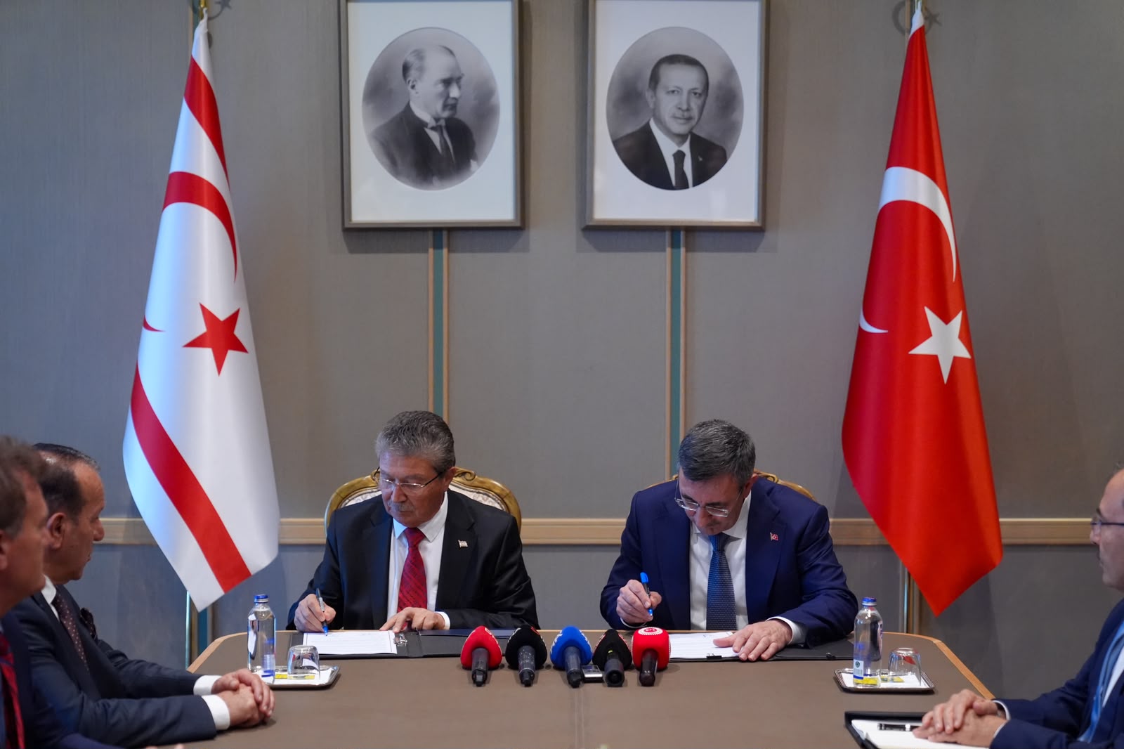 Cevdet Yılmaz ve Ünal Üstel görüşmesi
