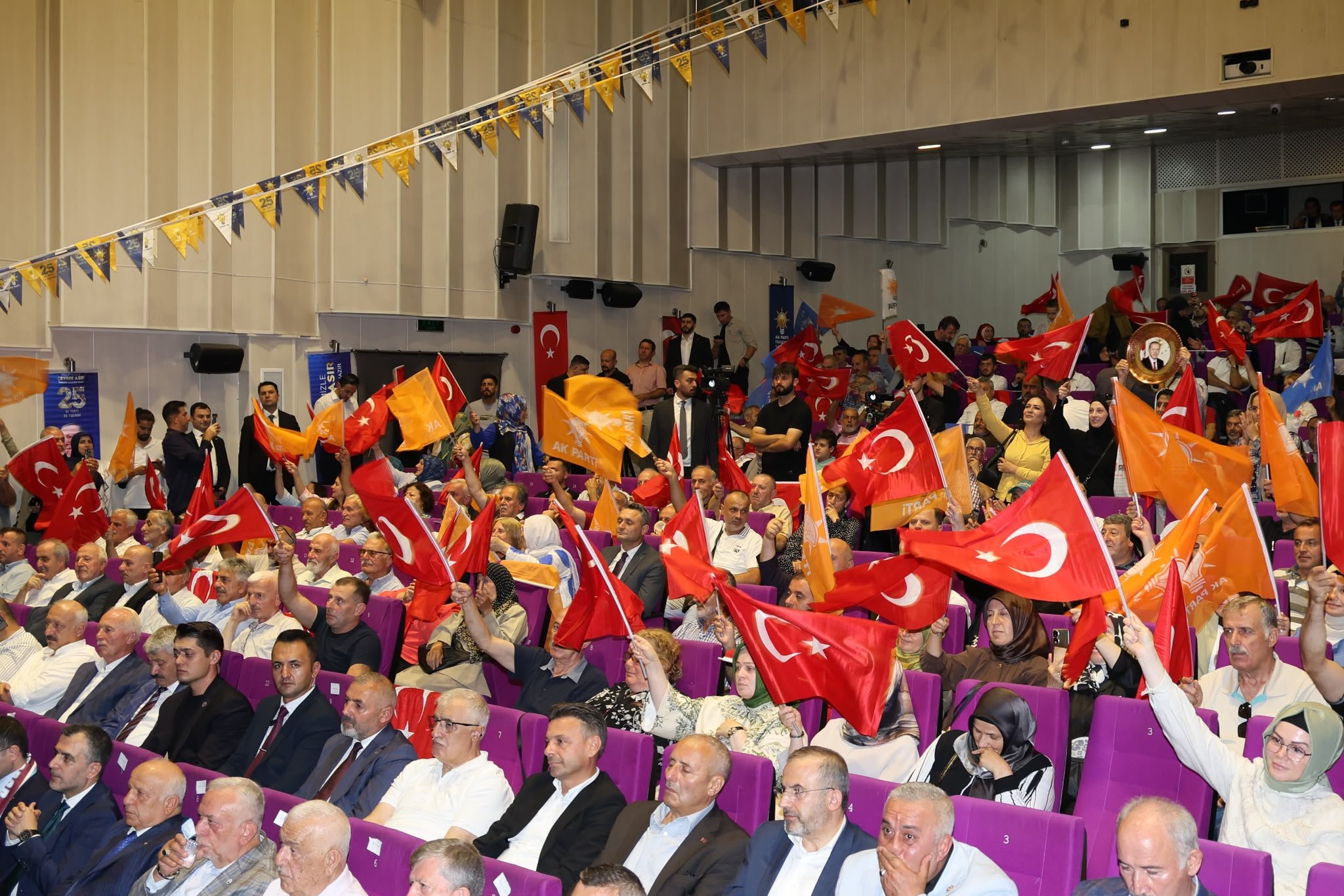 Bakan Gürlek AK Parti Trabzon toplantısında