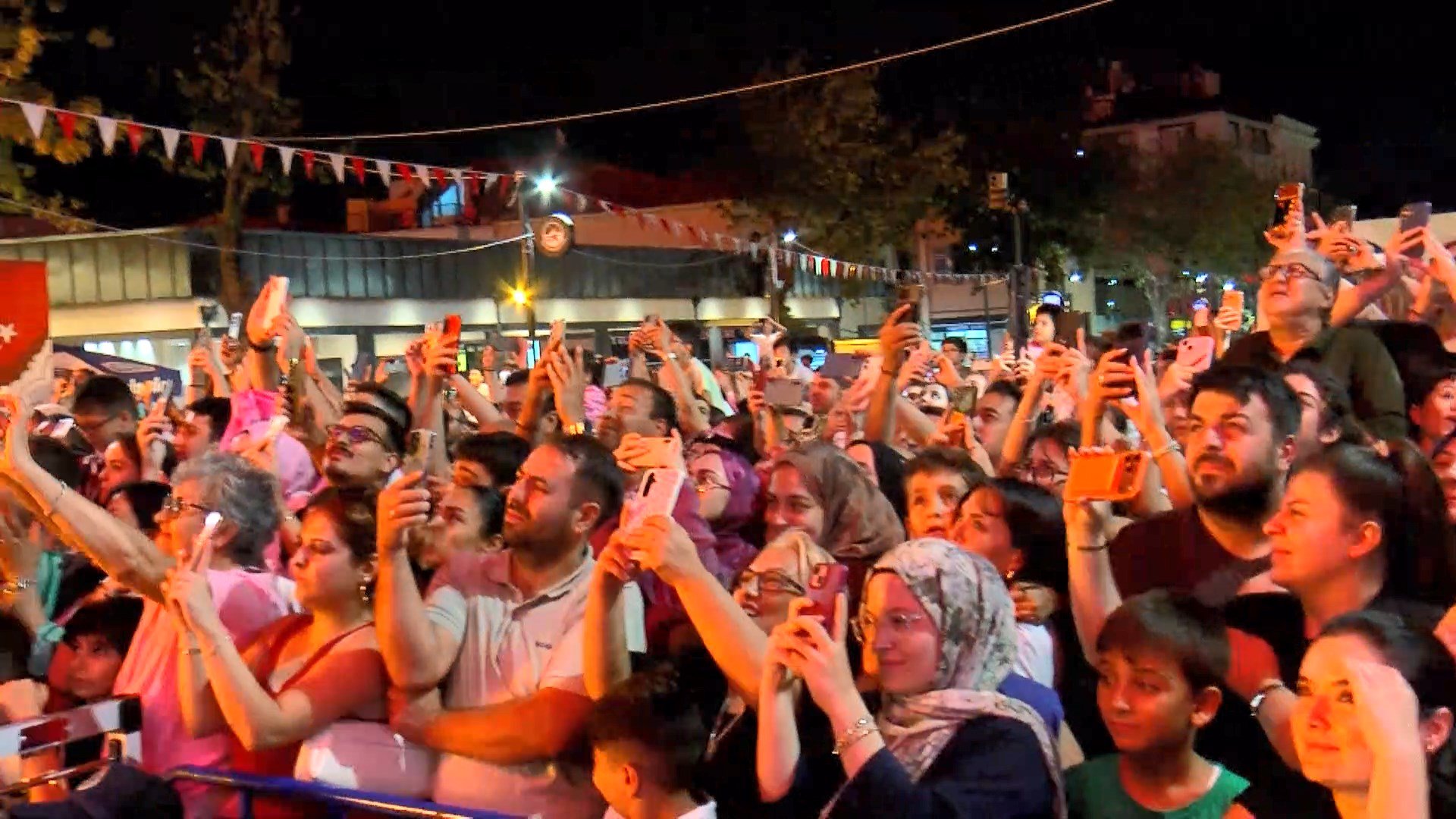 Fatih'te 30 Ağustos Zafer Bayramı etkinliklerinde vatandaşlar