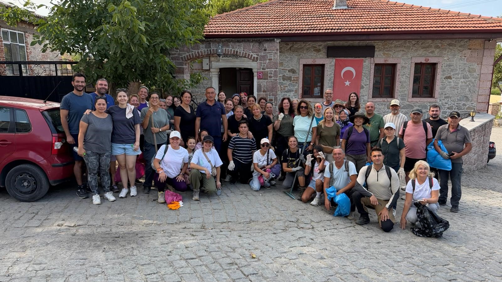 Çevre temizliği etkinliğinde toplanan atıklar