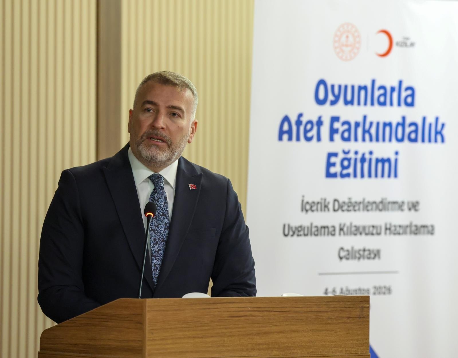 Oyunlarla afet farkındalık eğitimi çalıştayı katılımcıları