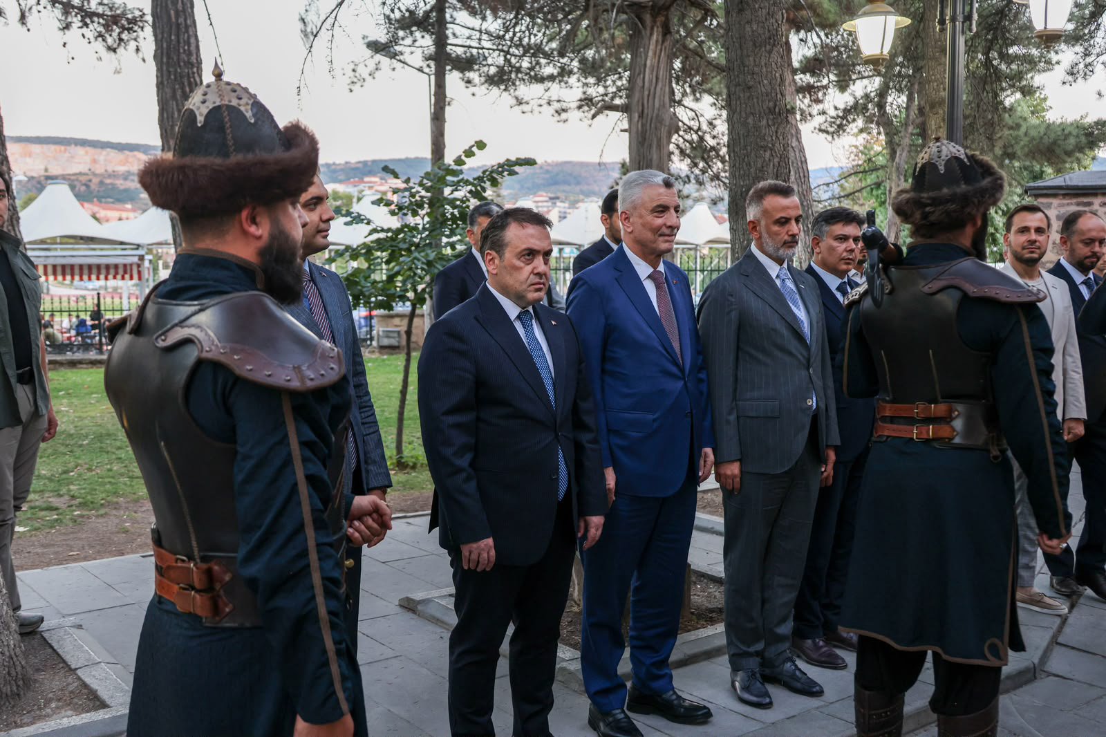 Bakan Bolat dua ederken