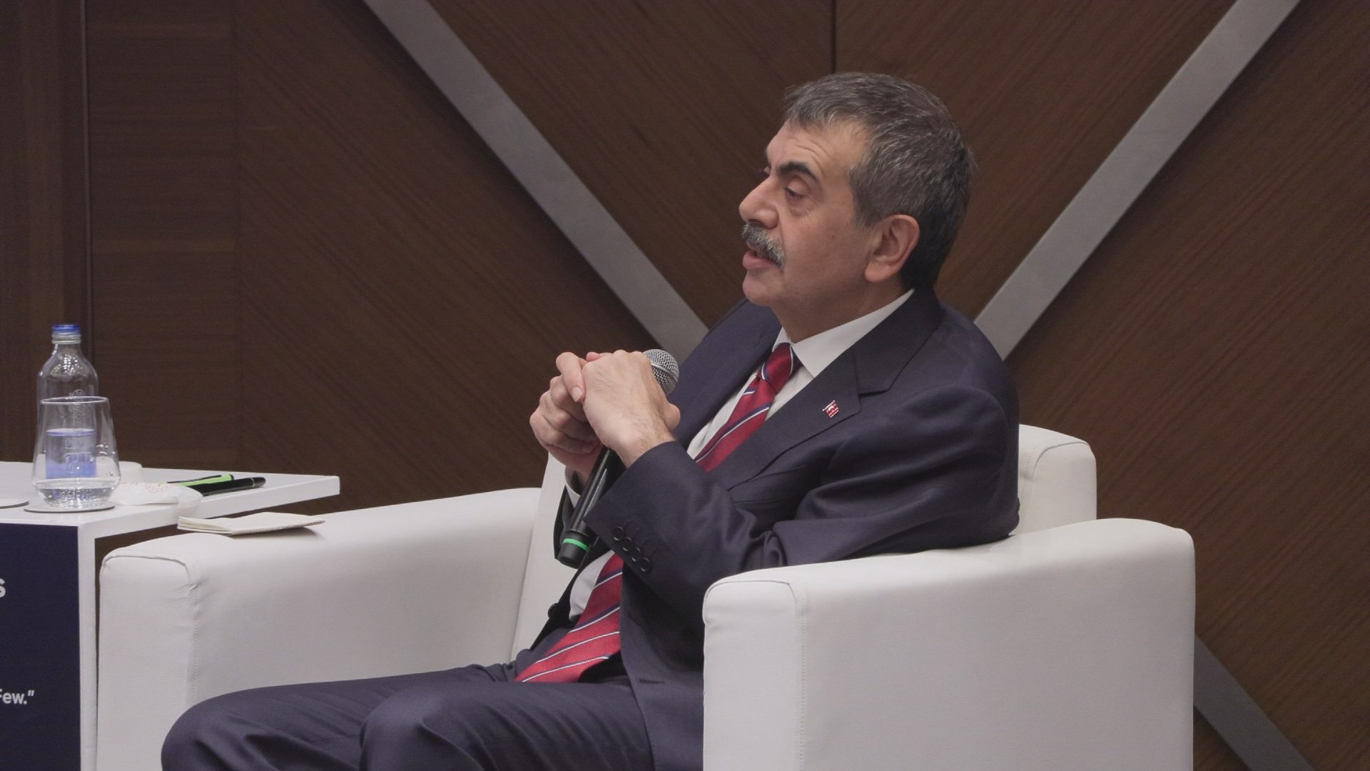 Yusuf Tekin Panelde Konuşuyor