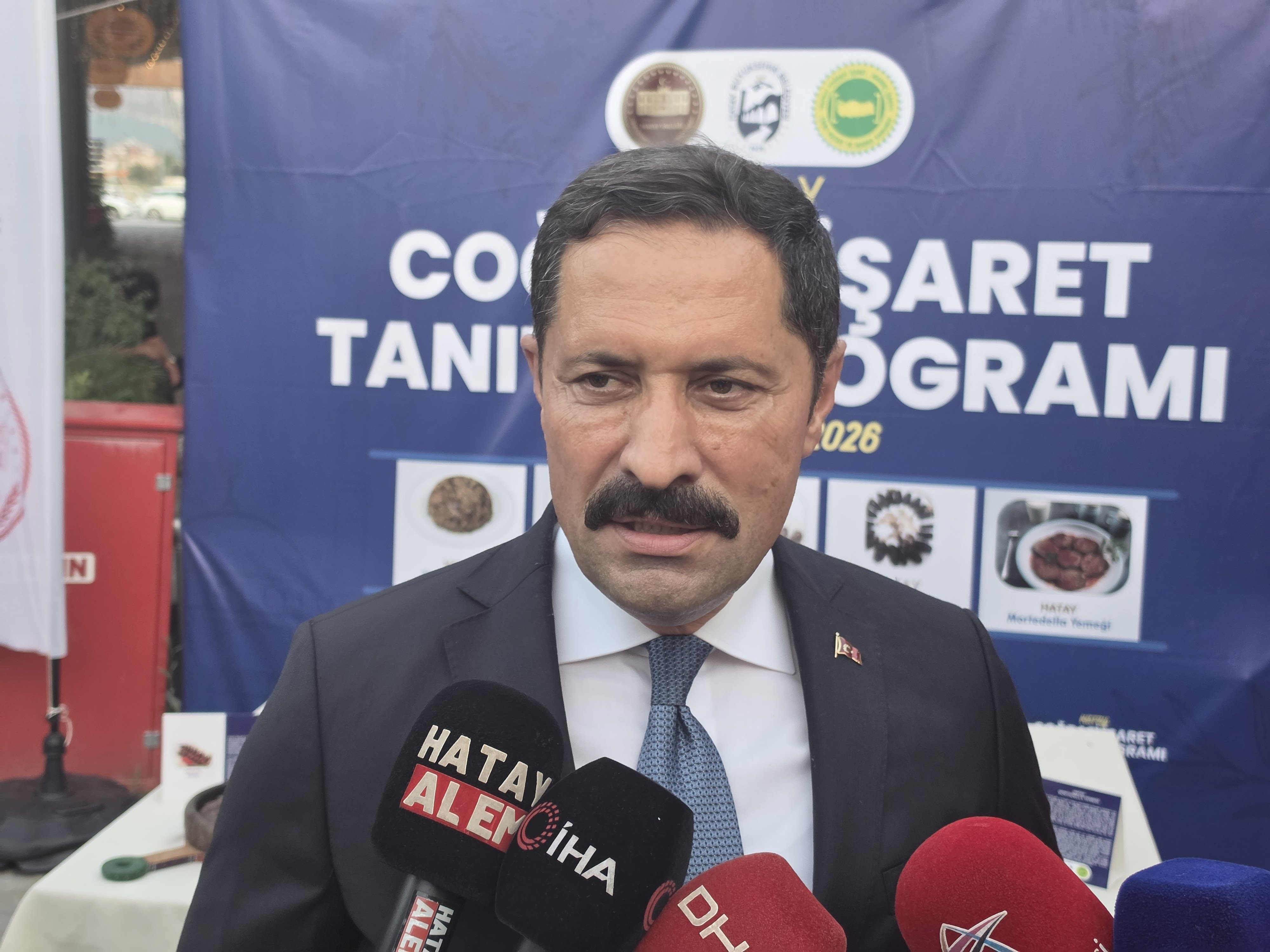 Hatay Valisi konuşma yapıyor