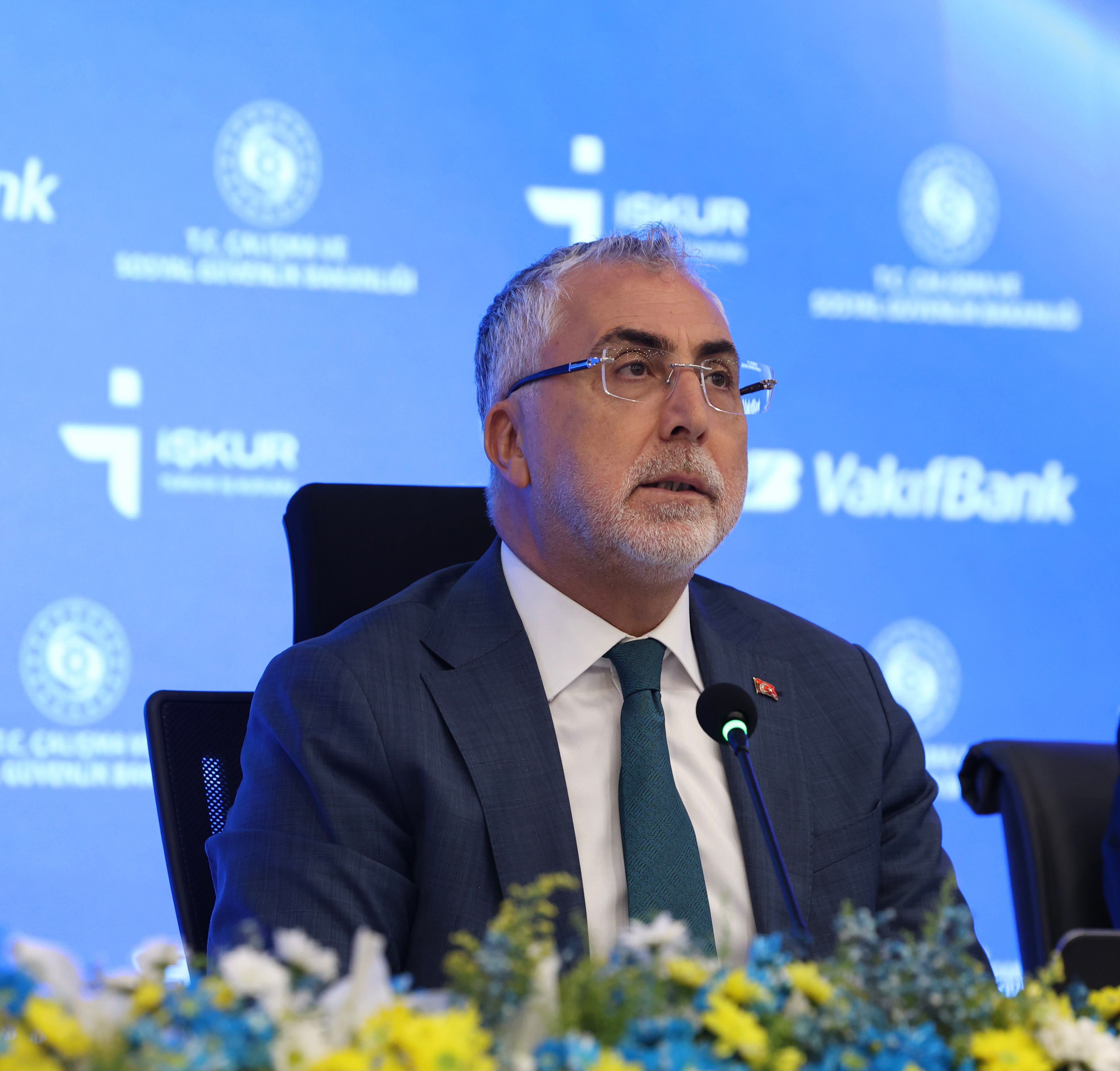 Bakan Işıkhan, İŞKUR ile VakıfBank arasındaki protokolü imzaladı