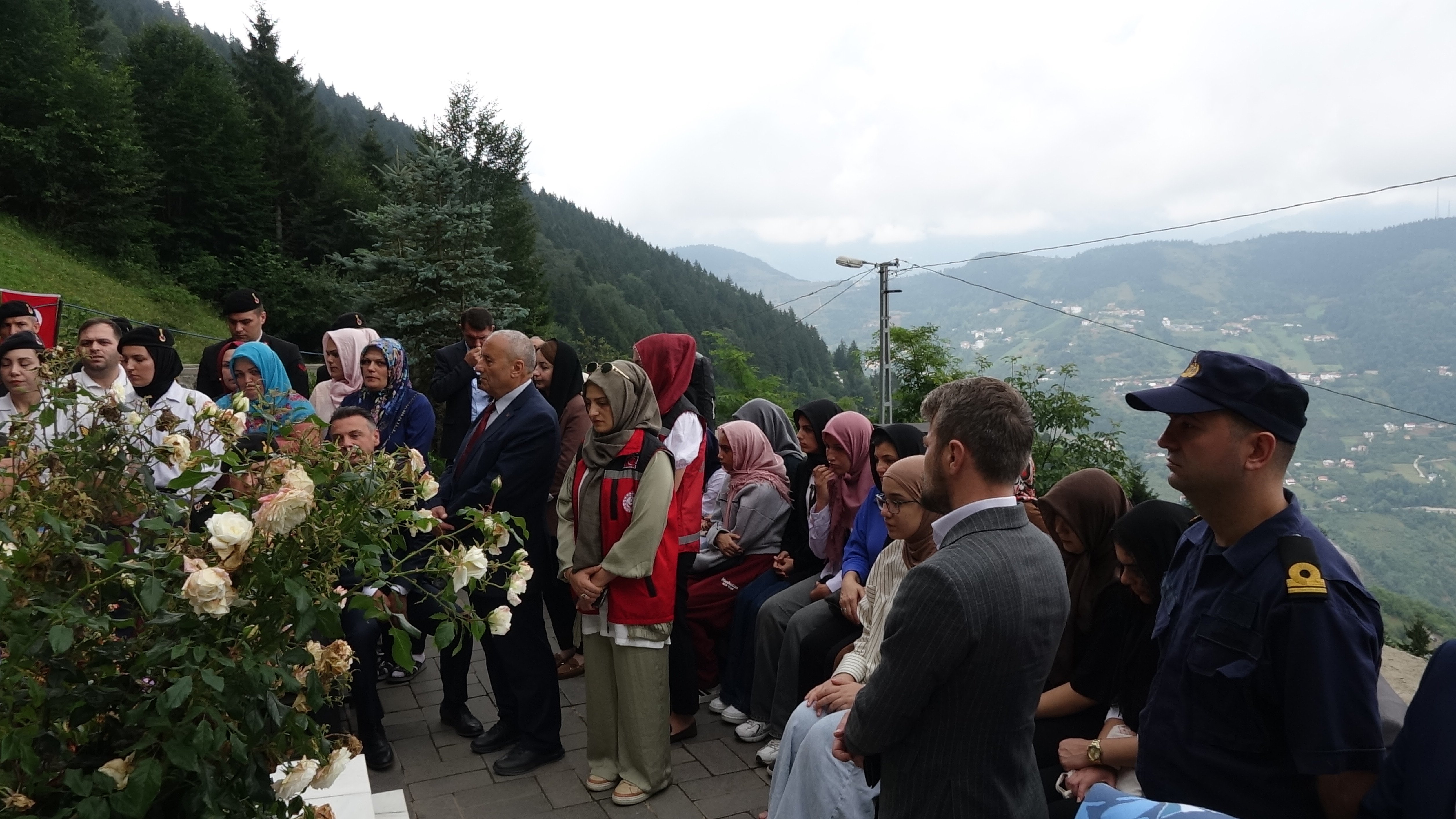 Anma programına katılanlar