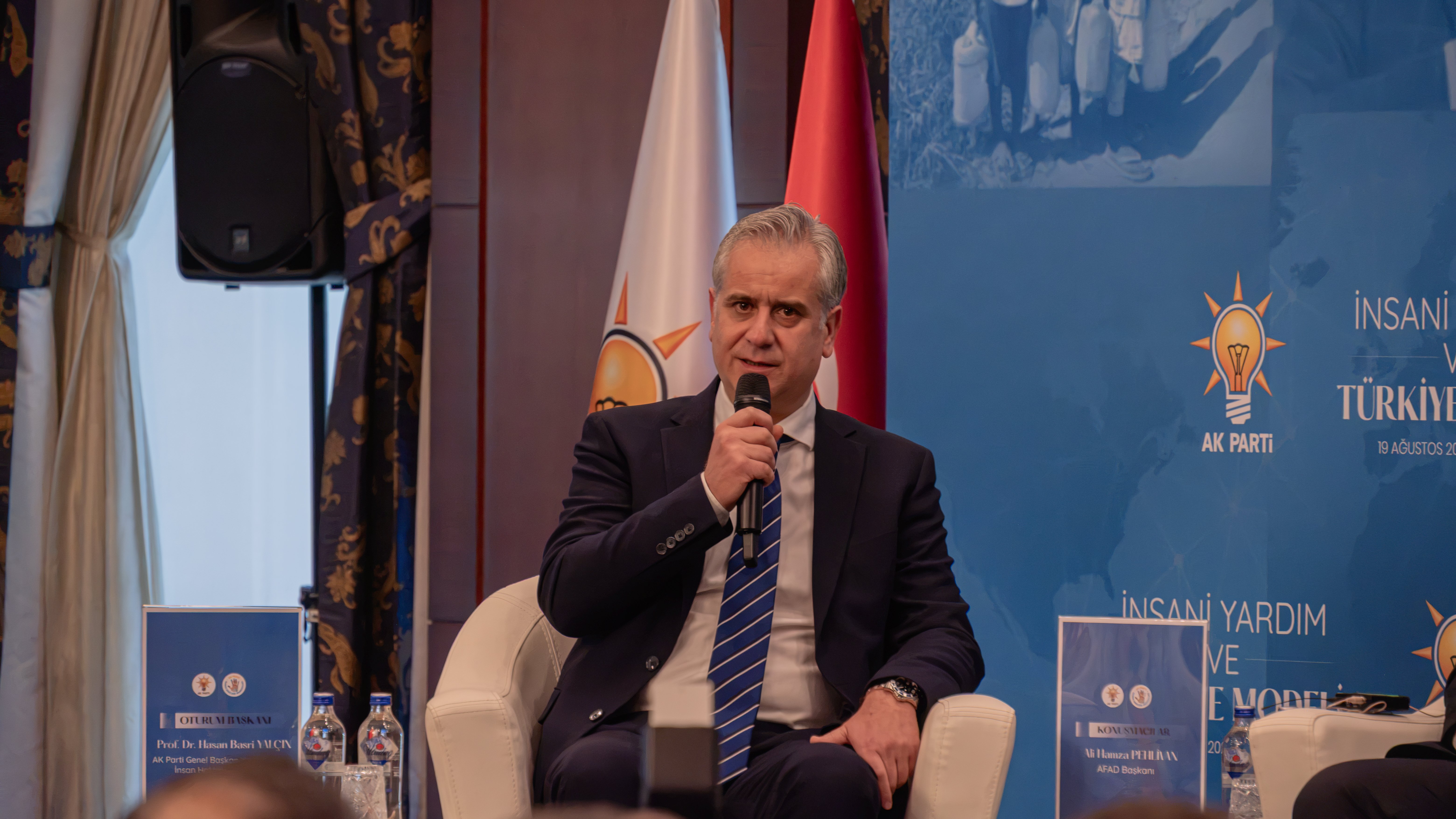 İçişleri Bakan Yardımcısı Mehmet Cangir konuşma yapıyor