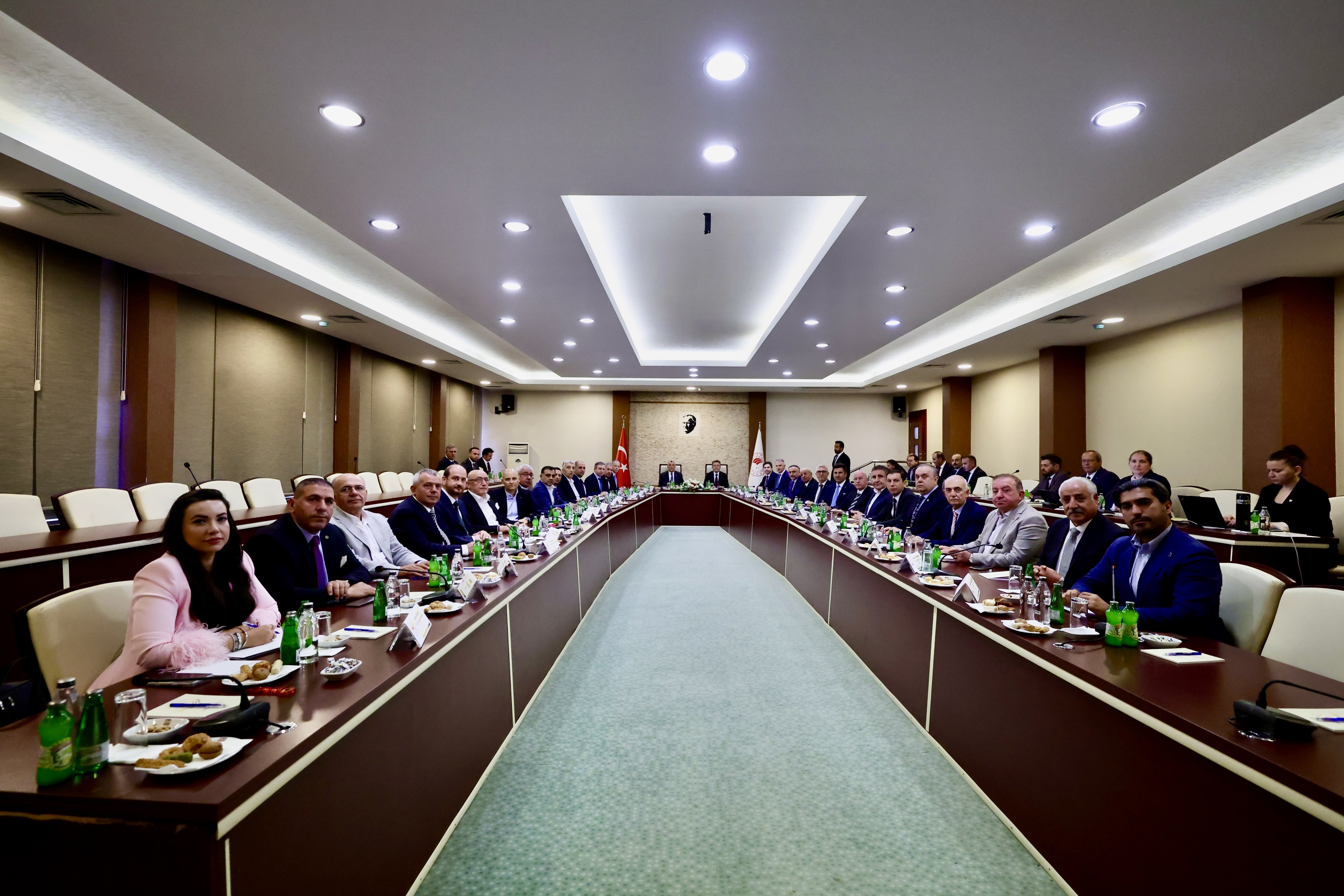 Ticaret Bakanı Ömer Bolat ve Tarım ve Orman Bakanı İbrahim Yumaklı