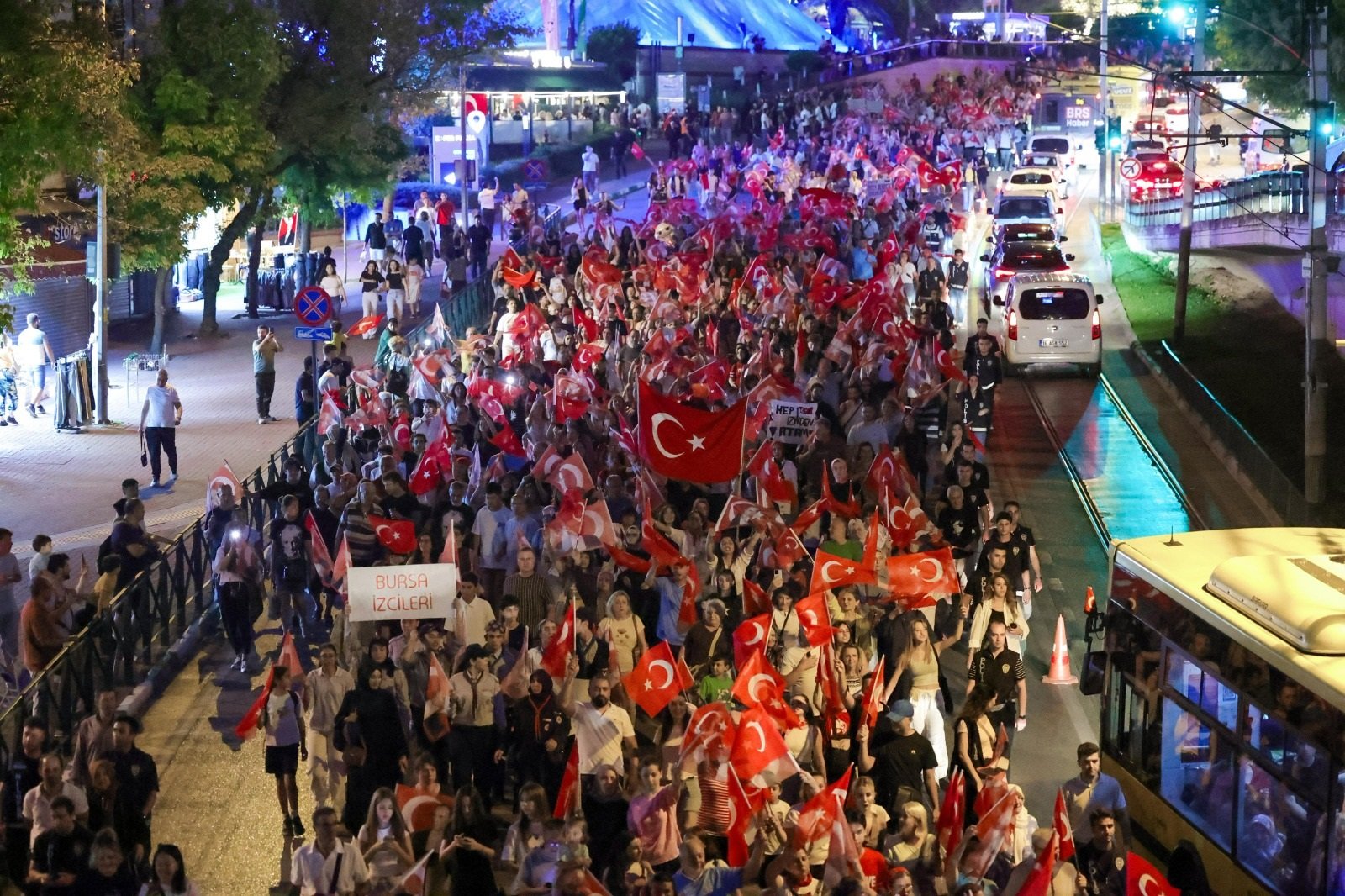 Bursa Zafer Bayramı kutlamaları kalabalık