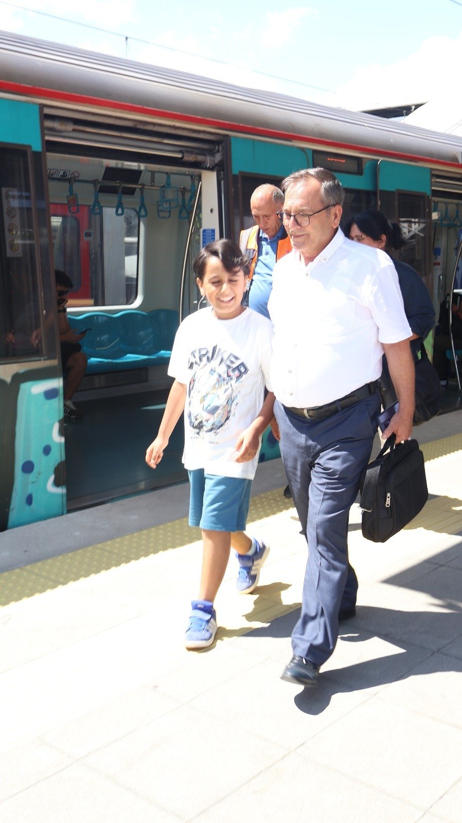 Otizmli Osman sürücü koltuğunda