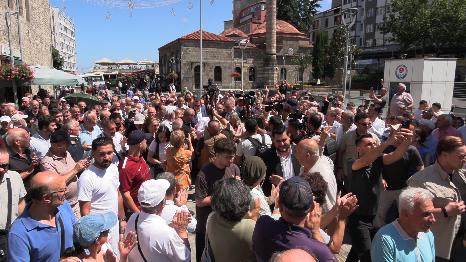 Yeni Parti iktidar vaatleri