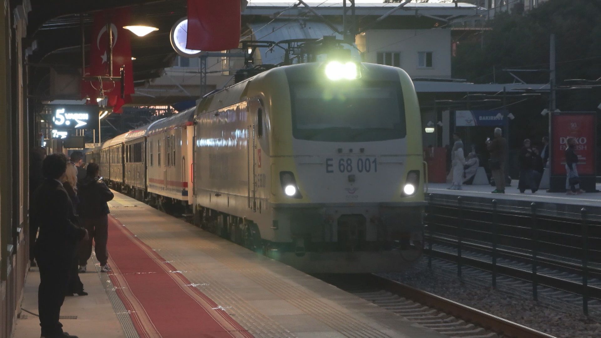 Tarihi Orient Express treni İstanbul Bakırköy Garı