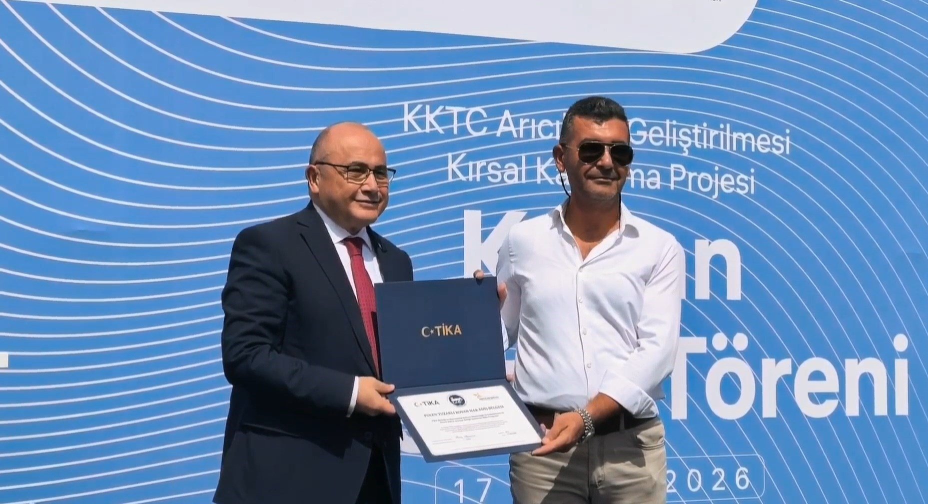 Lefkoşa Millet Bahçesi arı kovanı dağıtım töreni