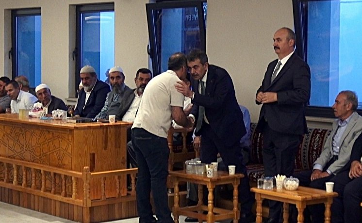 Bakan Şimşek, yeğeninin taziyesine katıldı