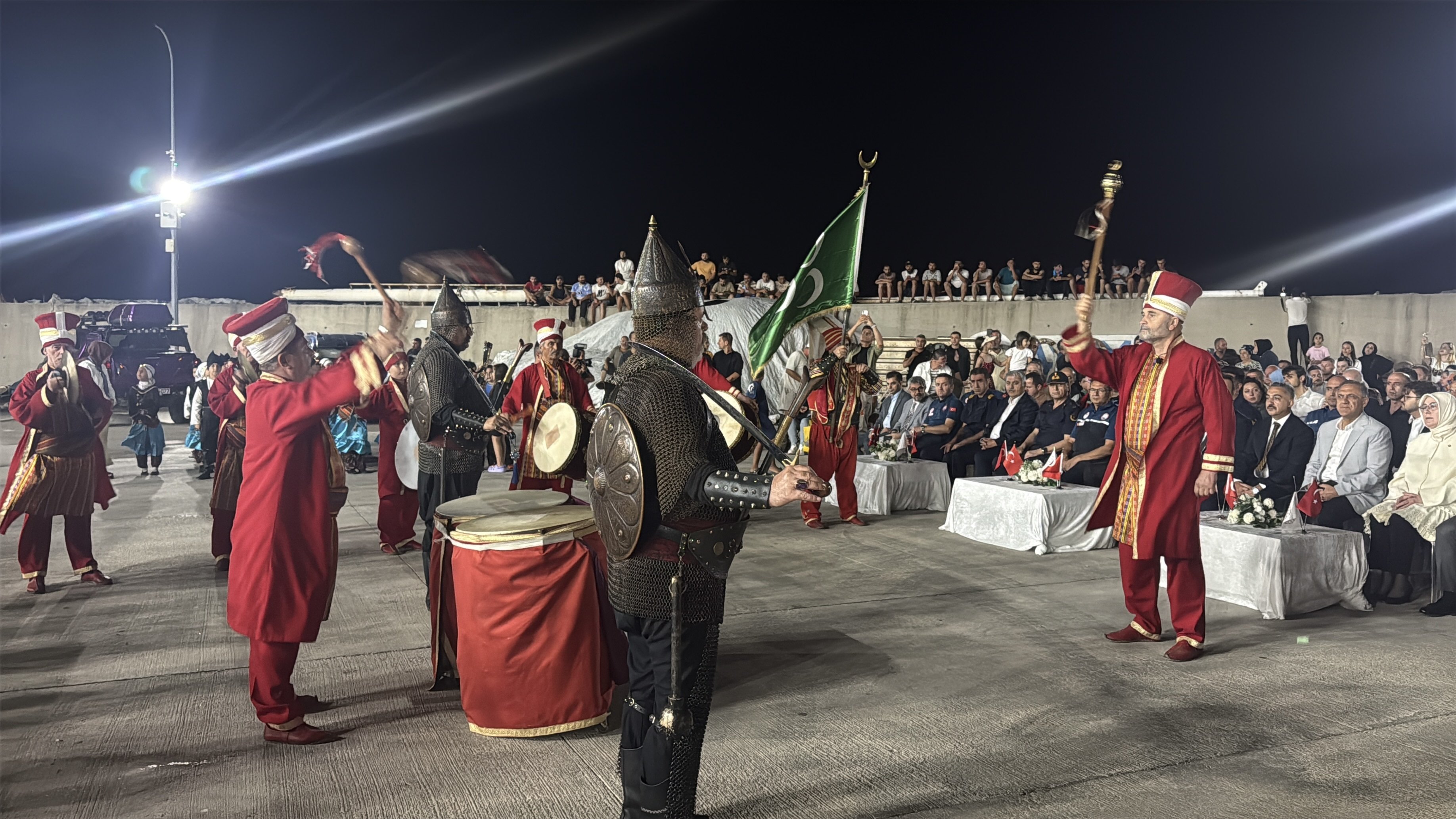 Yalova Valisi Ahmet Hamdi Usta balıkçılarla denize açıldı