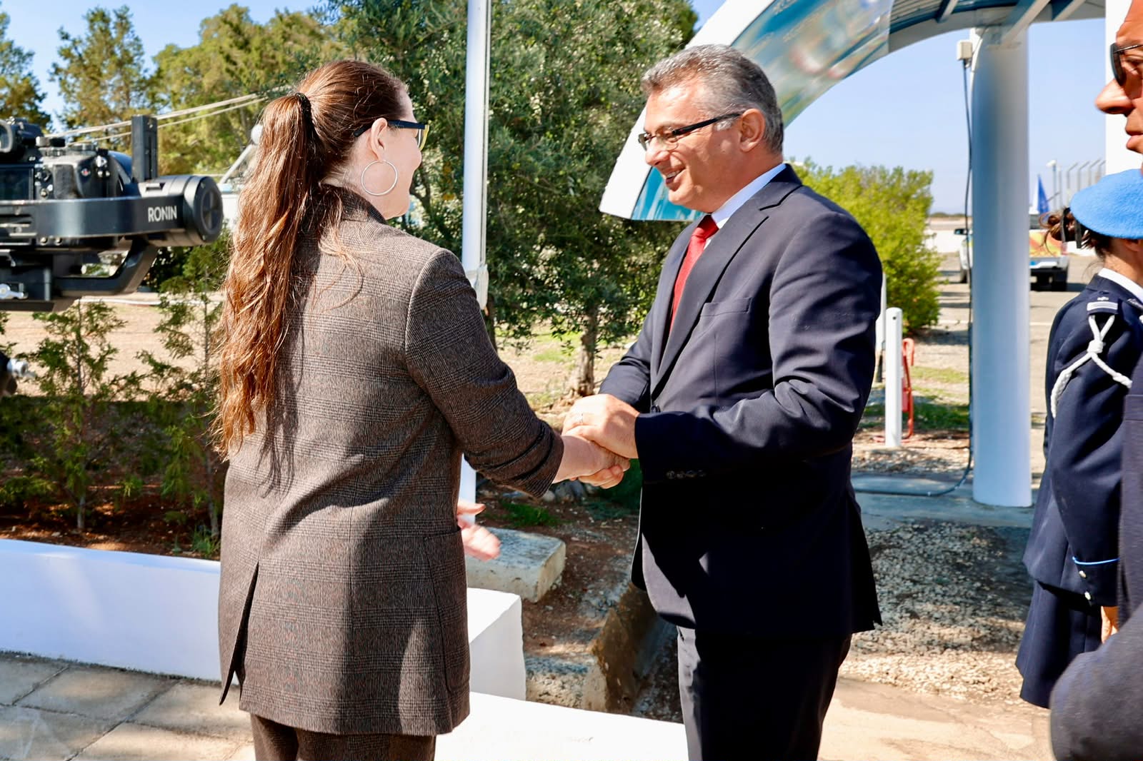 KKTC Cumhurbaşkanı Tufan Erhürman ve GKRY lideri Nikos Hristodulidis ara bölgede görüşme salonunda