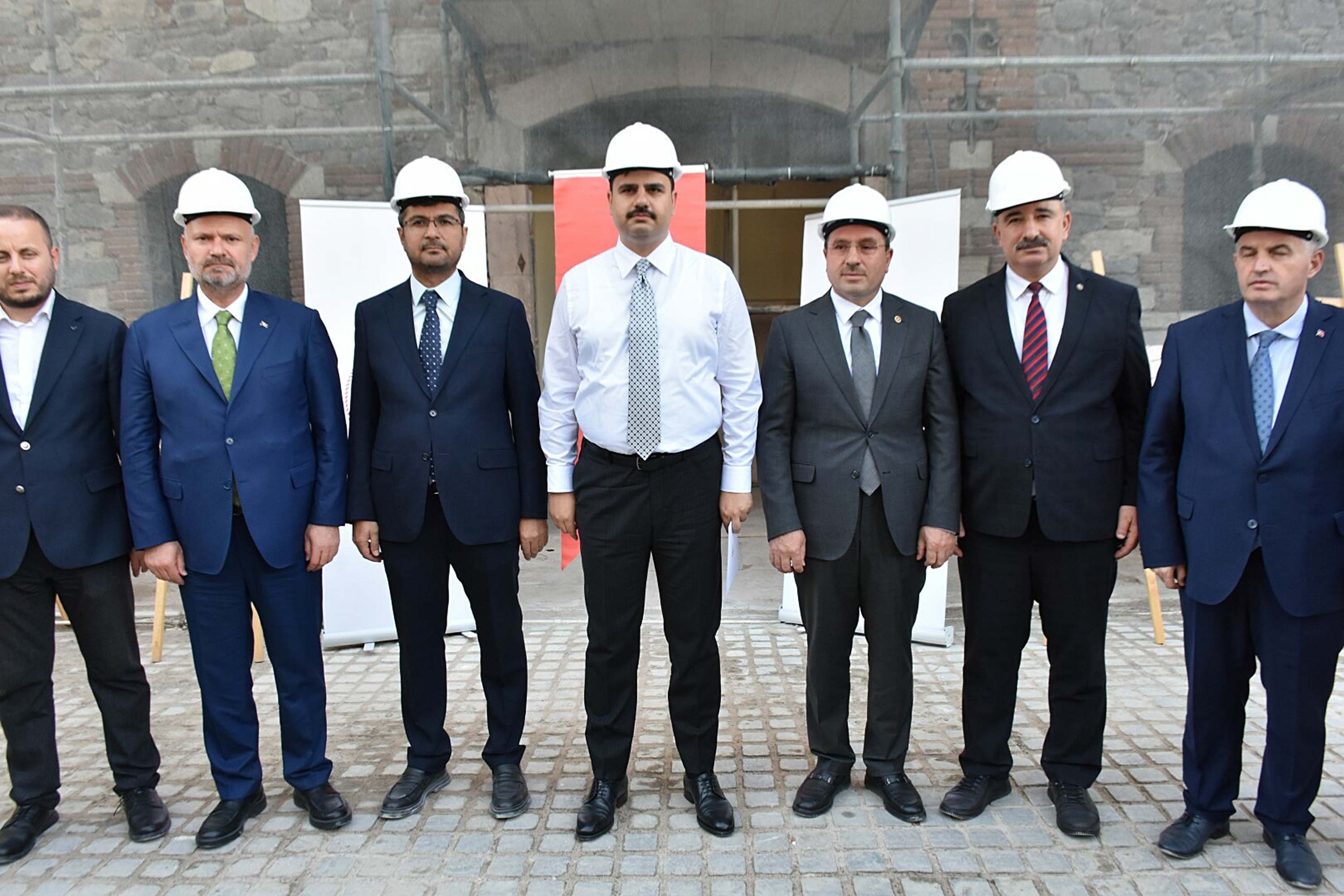 AK Parti İzmir heyeti restorasyon incelemesi