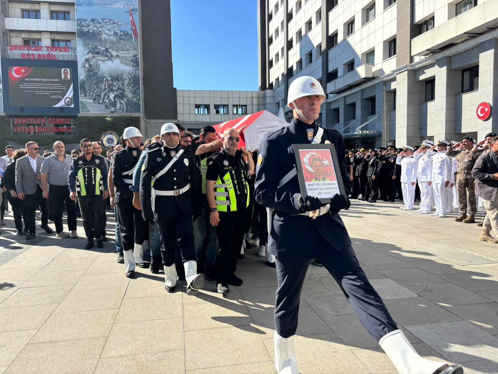 Şehit polis Mehmet Ali Topatan için dua