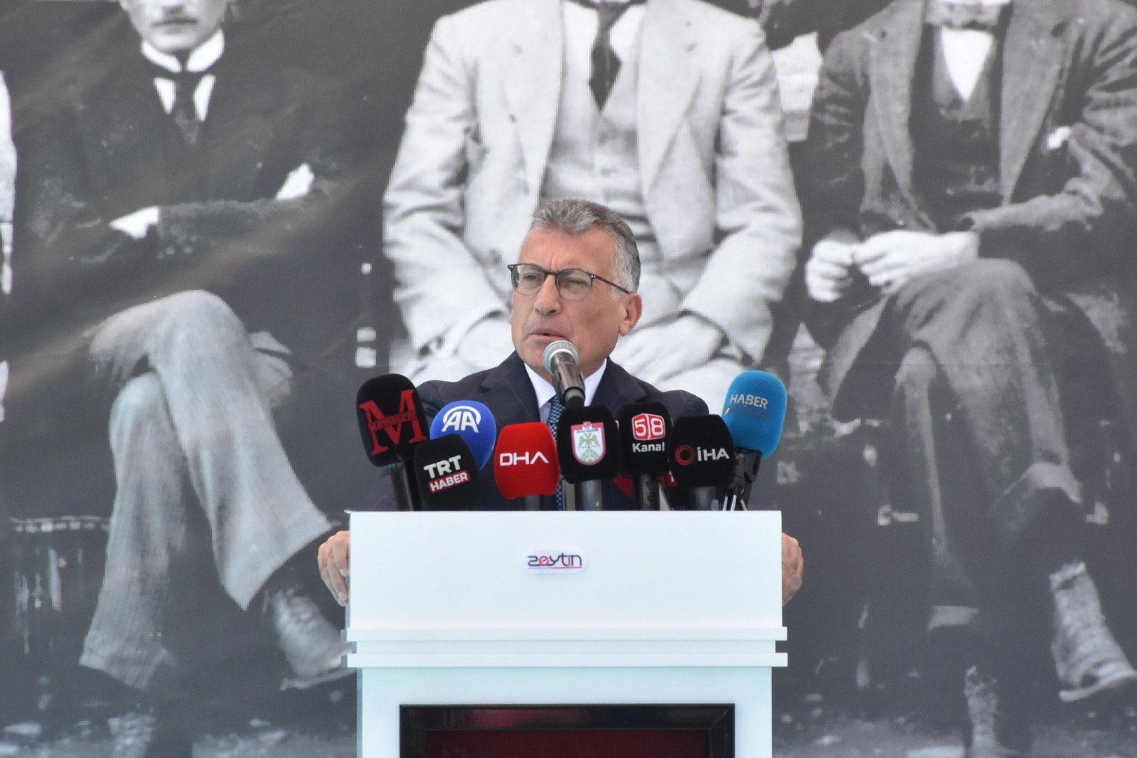 Sivas Kongresi 107. yıl dönümü halk oyunları gösterisi