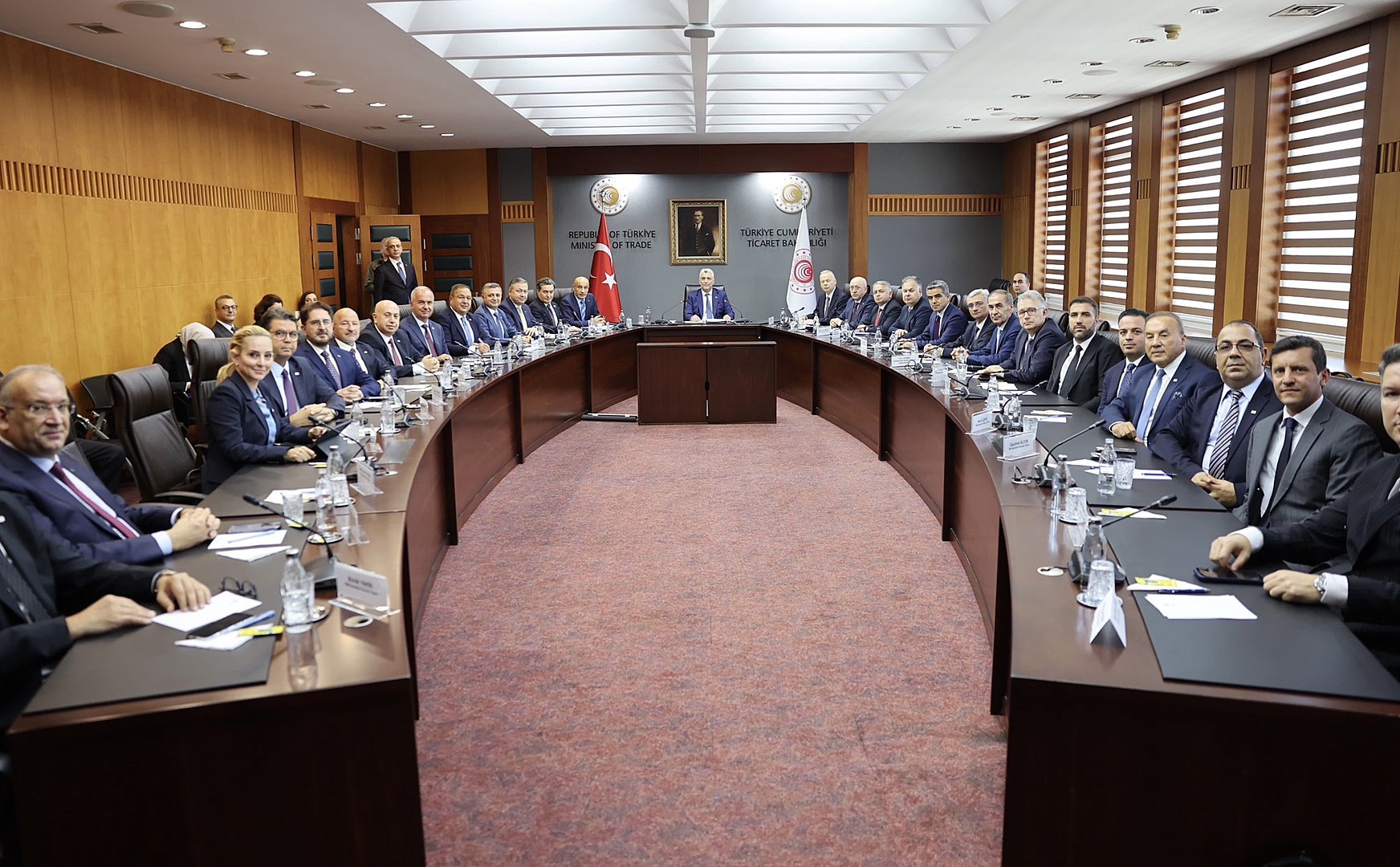 Ticaret Bakanı Ömer Bolat, Türkiye İhracatçılar Meclisi (TİM) Başkanı Mustafa Gültepe ve yeni Yönetim Kurulu üyelerini kabul etti