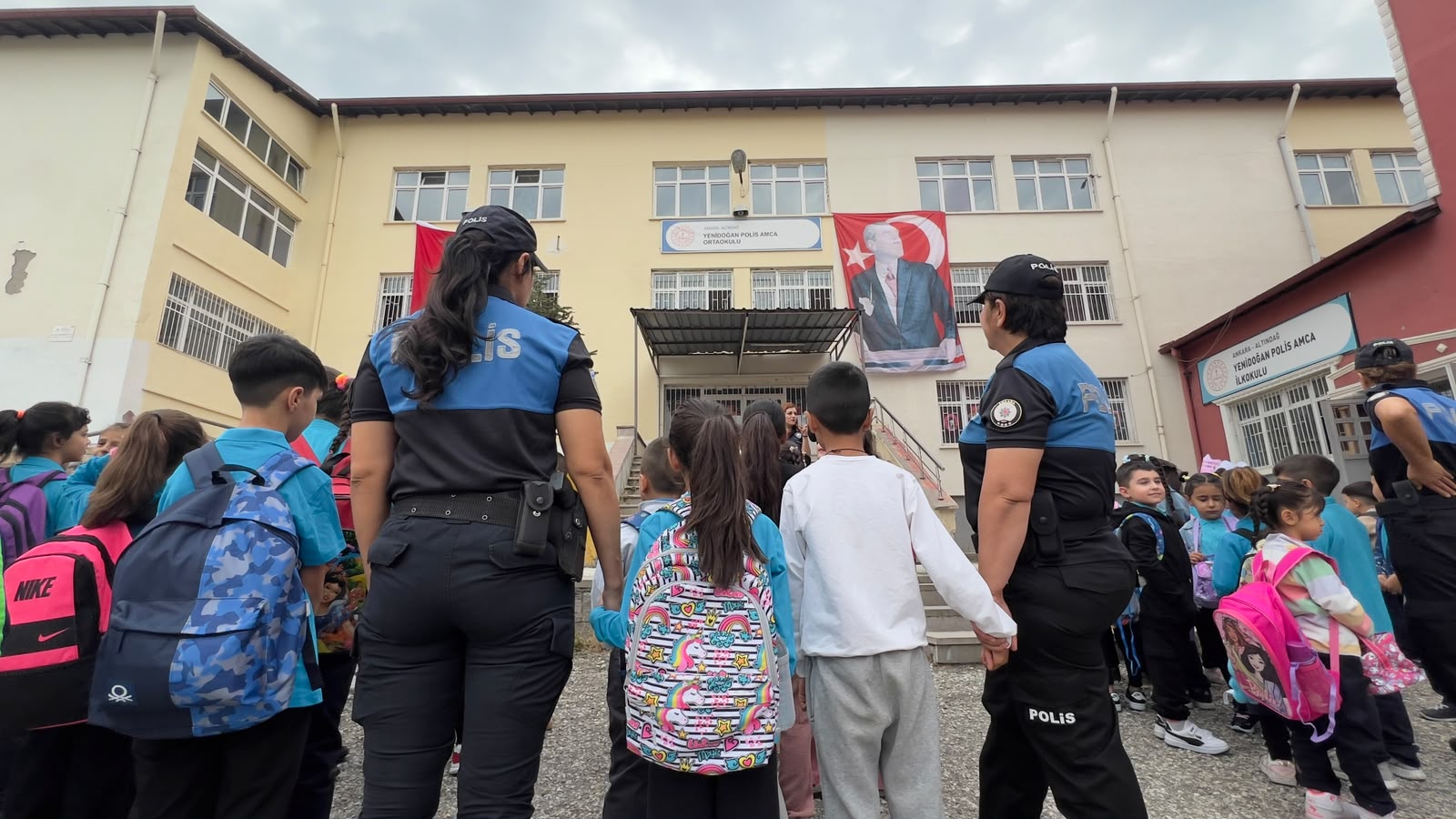 Öğrencilere hediye verilmesi