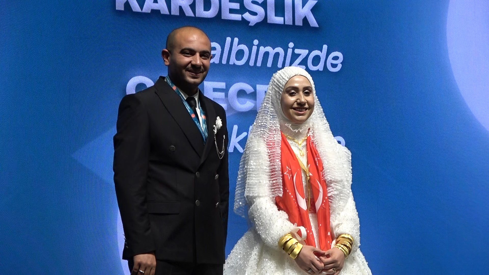 MHP Konya Kongresi gelinlik damatlık katılım