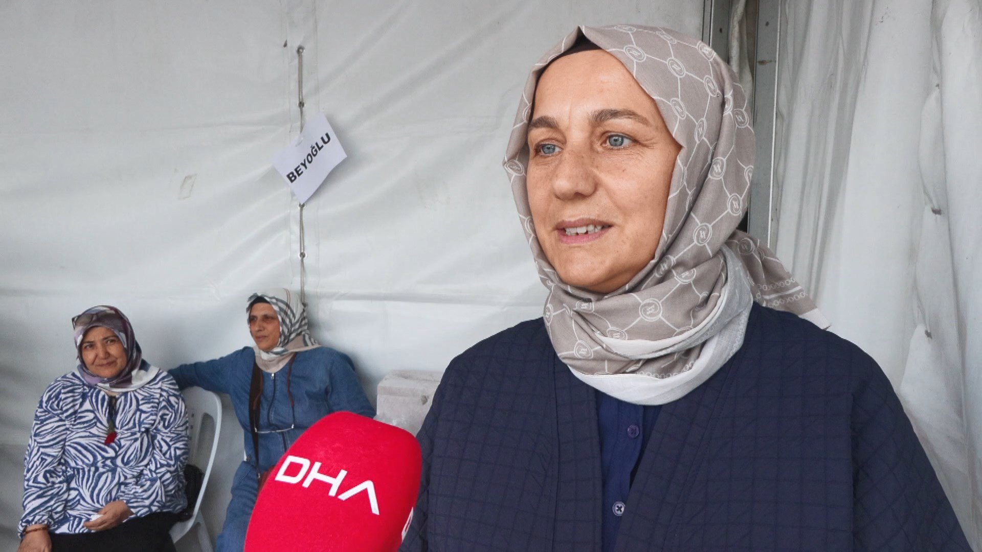 Kermeste stant açan kadınlar el emeği ürünlerini sergiledi