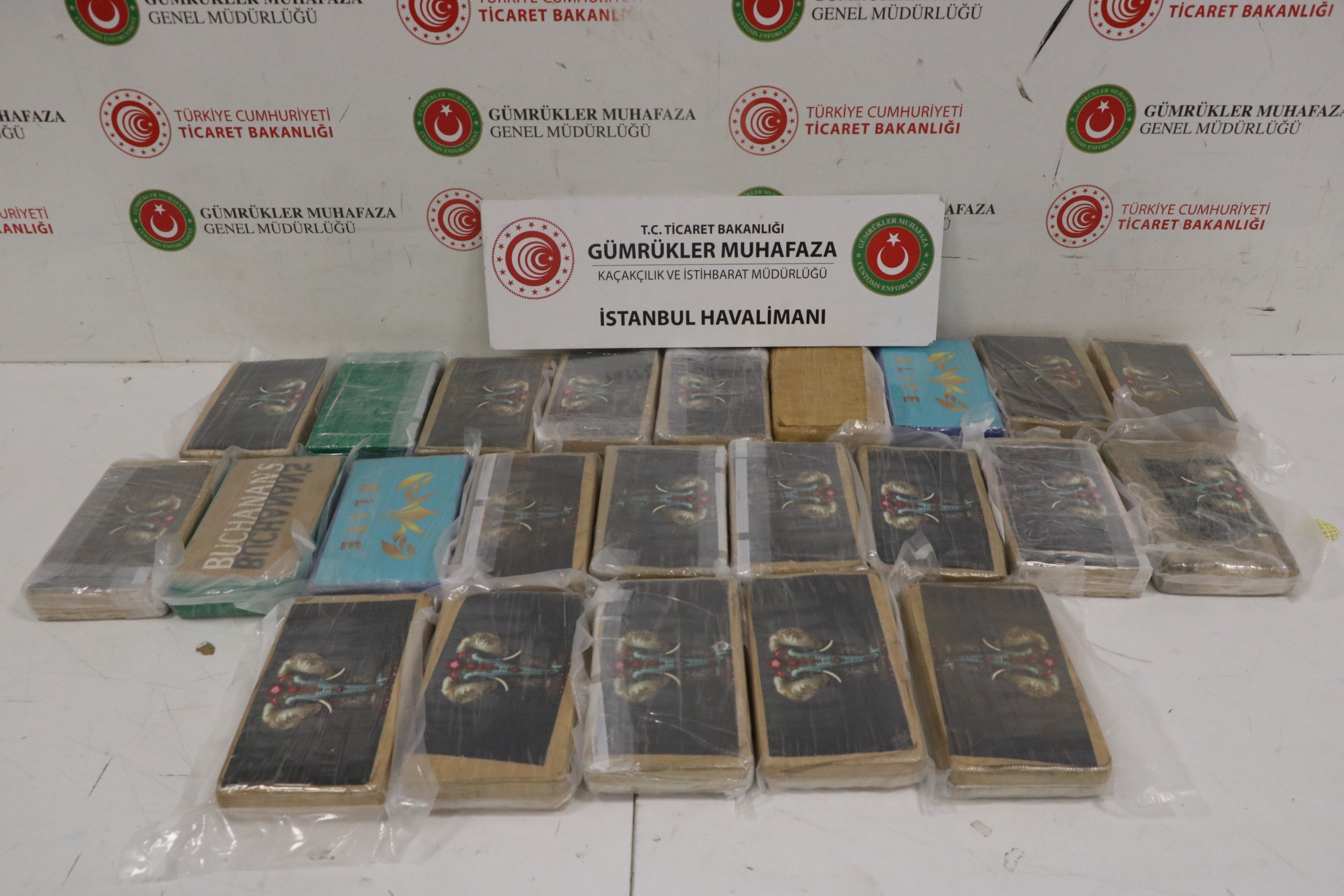 Pilot kıyafetiyle kaçan şüphelinin görüntüsü
