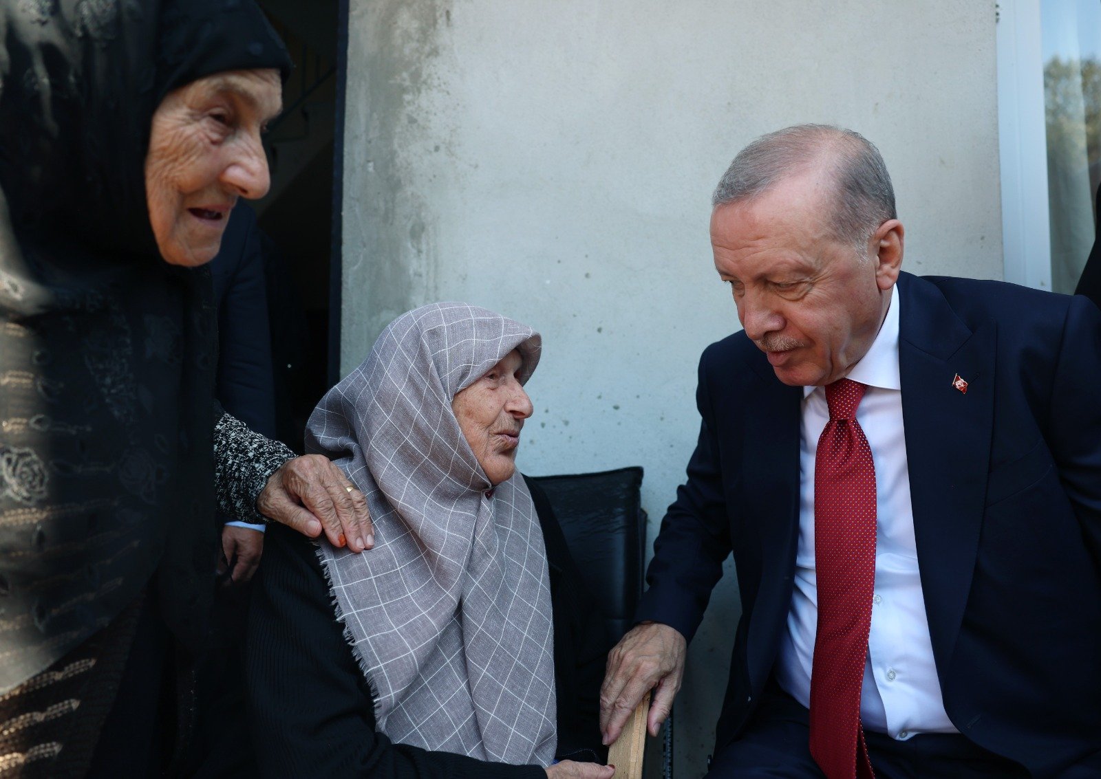 Cumhurbaşkanı Erdoğan Rize Güneysu komşu ziyareti