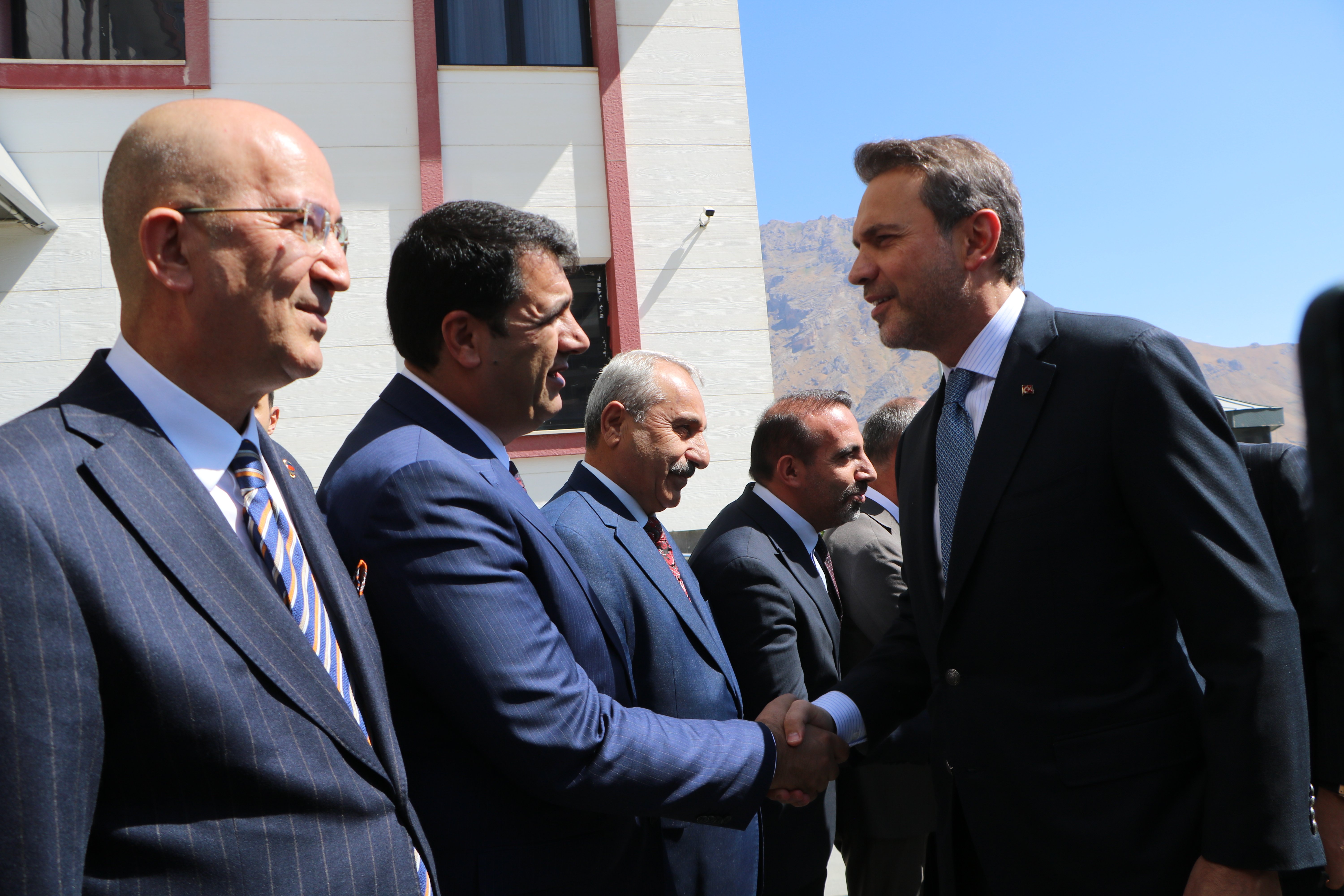Bakan Bayraktar Hakkari buluşması