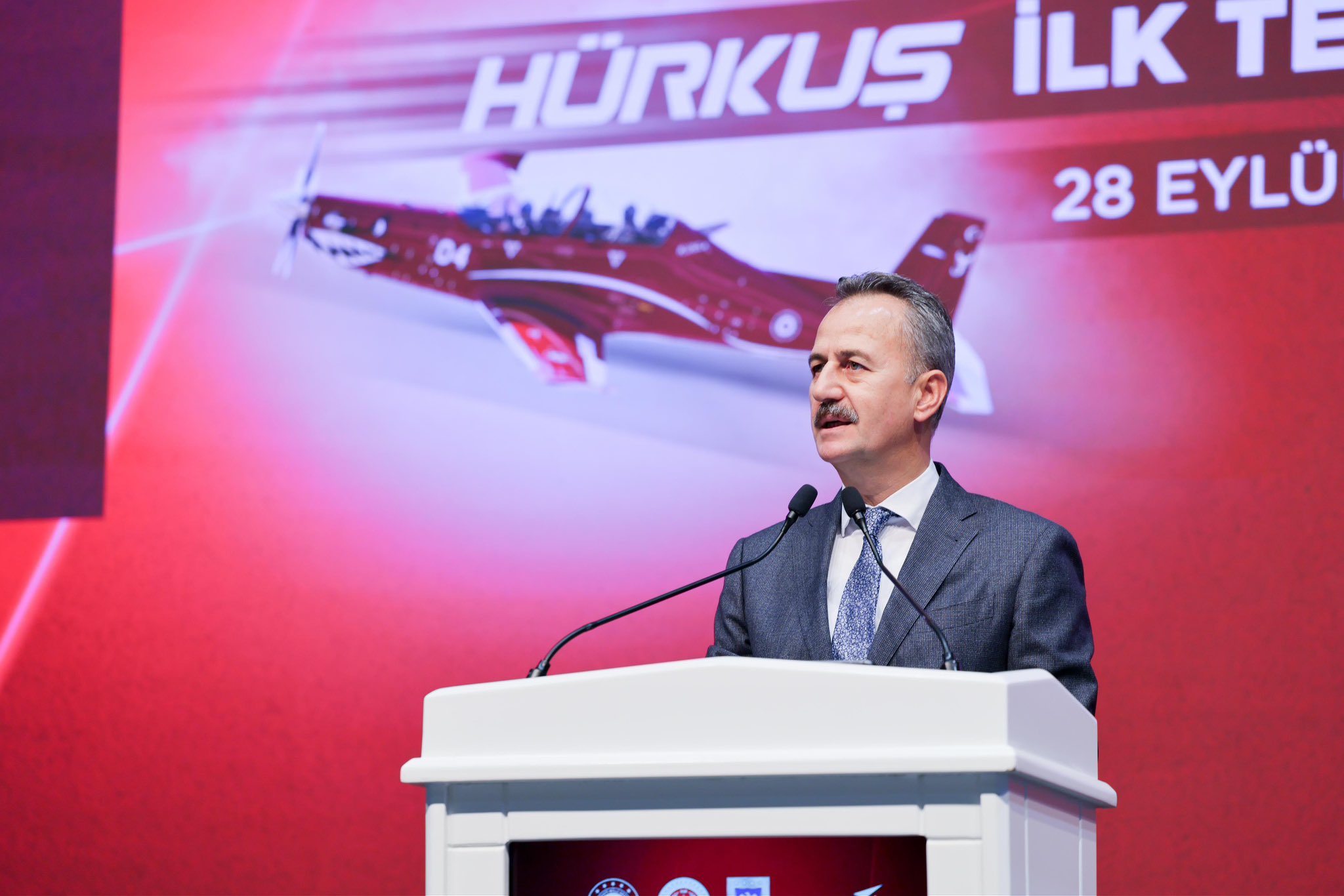 HÜRKUŞ-2 uçağı gökyüzünde