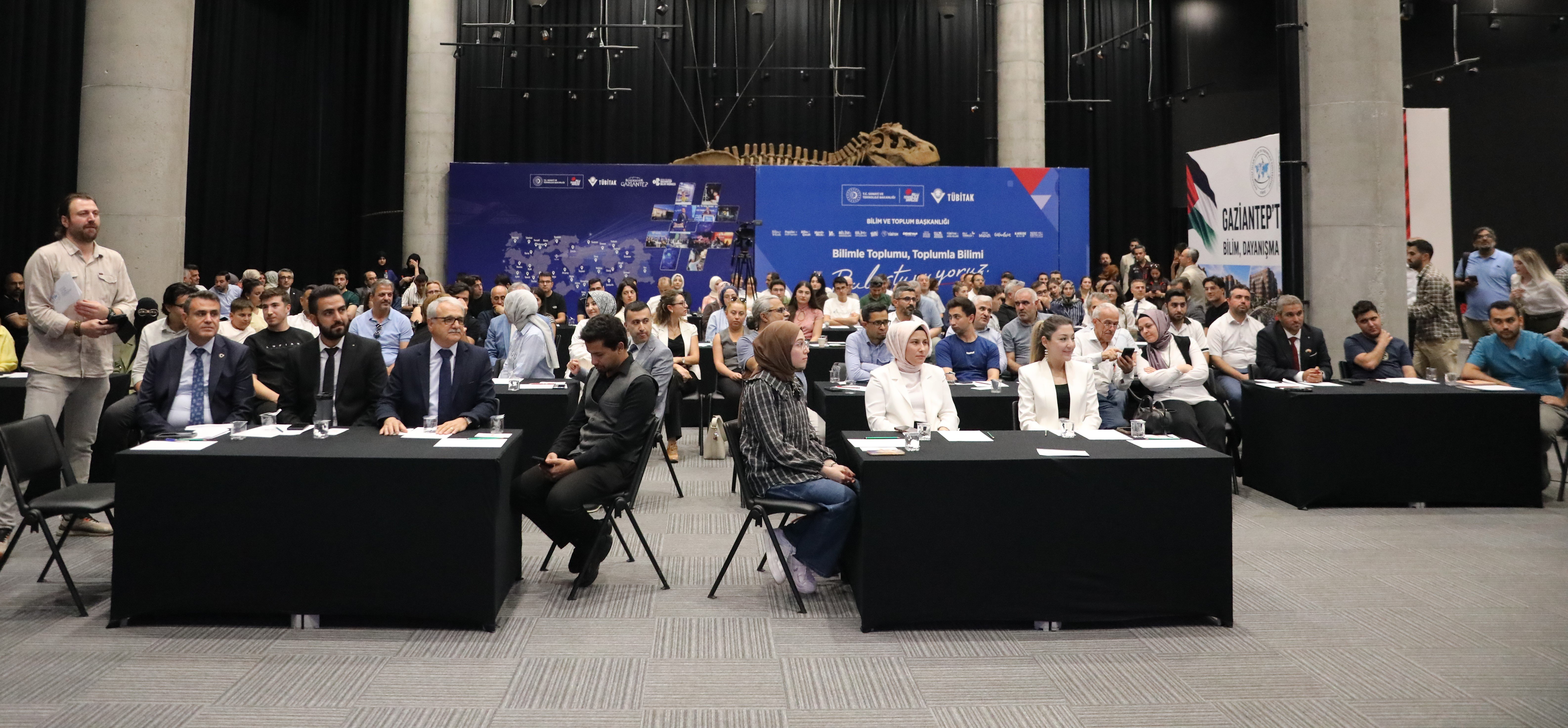 Gaziantep Valisi Kemal Çeber Gazze programında konuşuyor