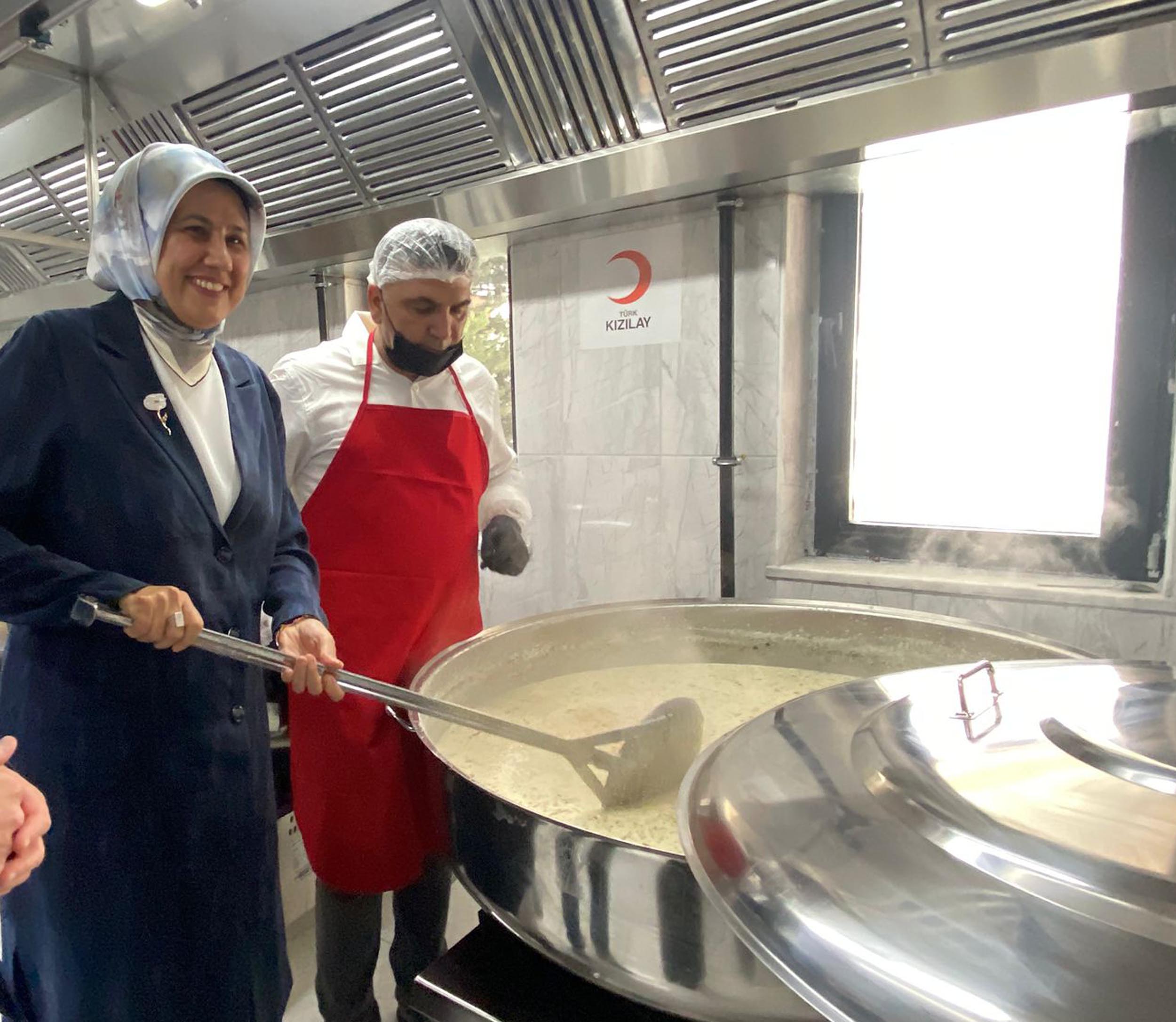 Türk Kızılay Genel Başkanı Fatma Meriç Yılmaz konuşuyor