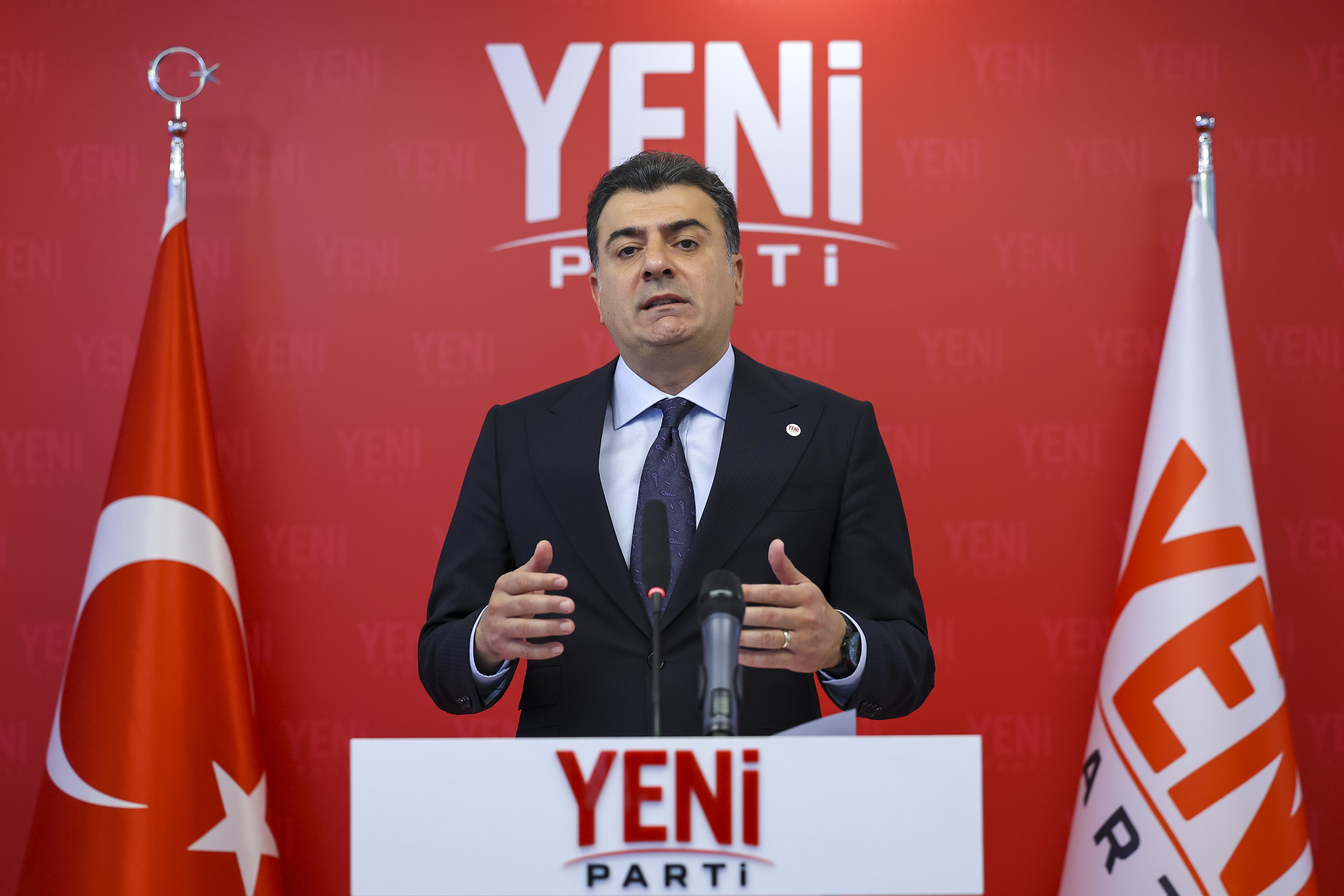 Yeni Parti Sözcüsü Emre basın toplantısı düzenledi