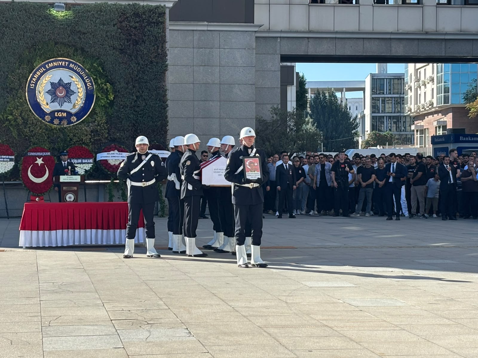 Şehit polis Mehmet Ali Topatan için tören