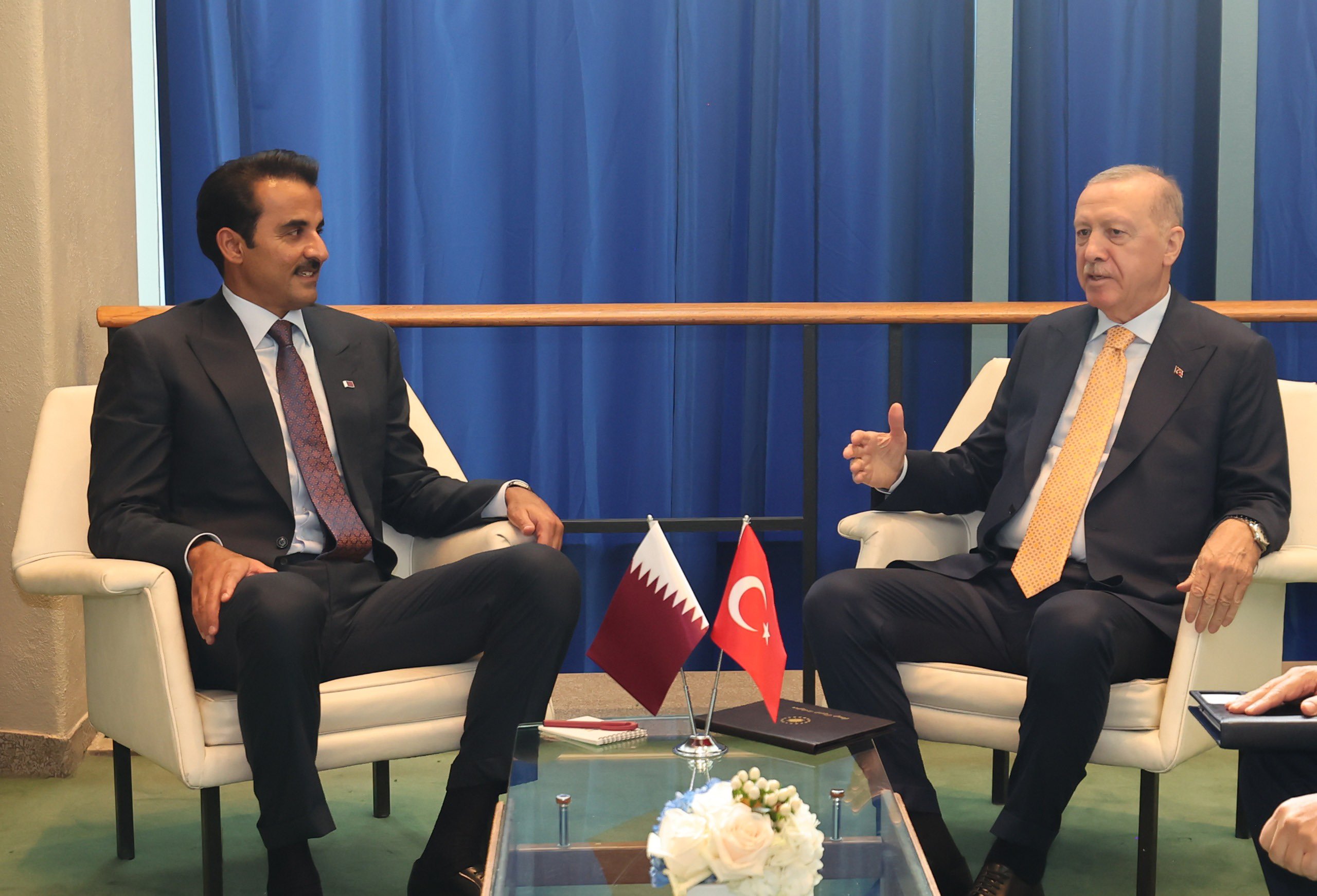 Bakan Bayraktar Katar ile enerji iş birliği görüşmesi
