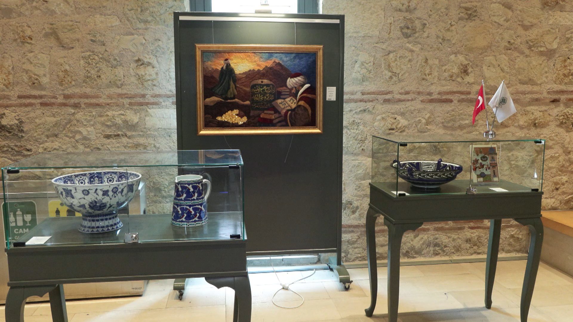 Kökten Geleceğe sergisinde sanat eserleri sergileniyor